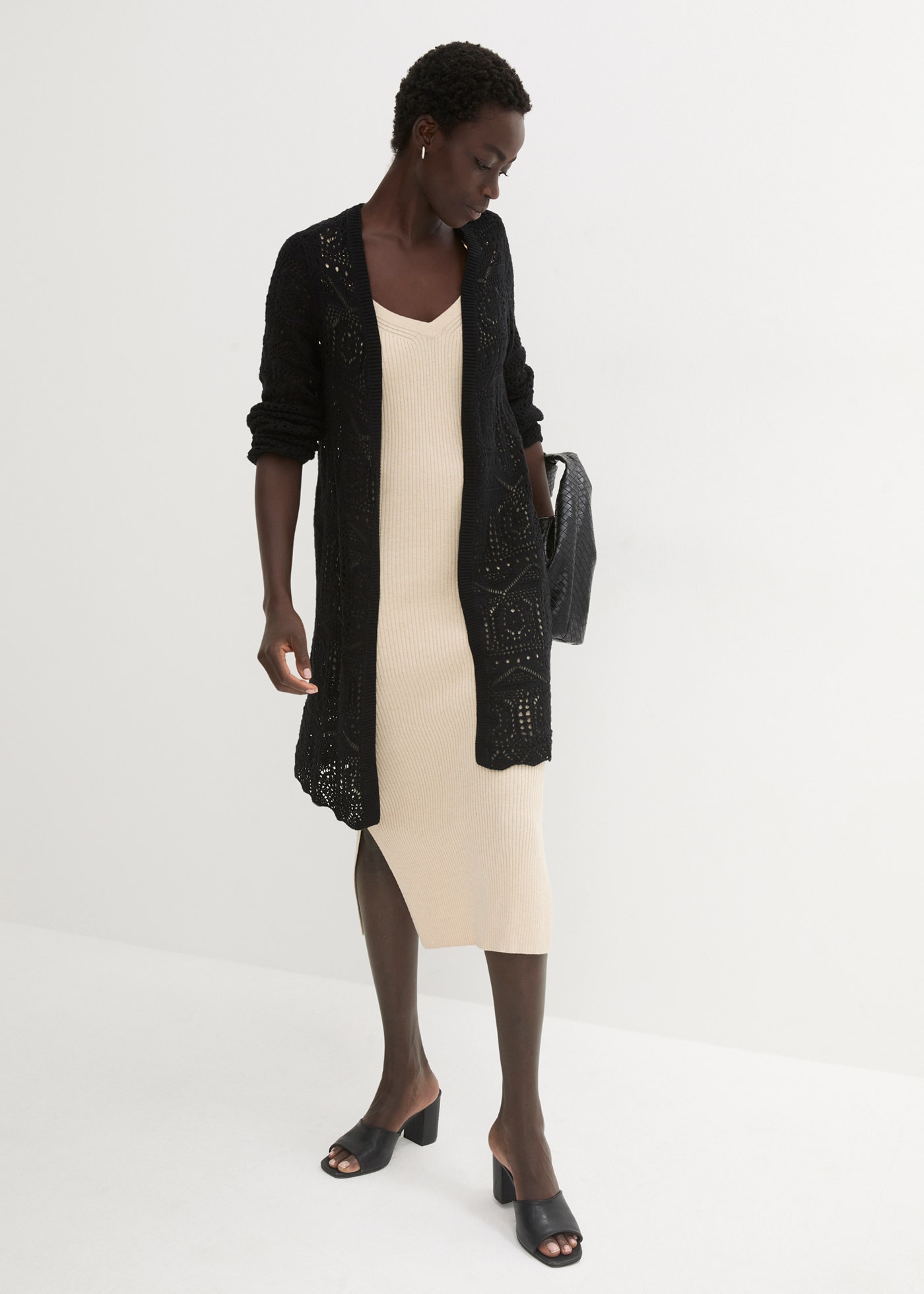 bonprix Longstrickjacke 1 tlg. lockere und offene Passform, mit femininem Lochmuster, casual Stil