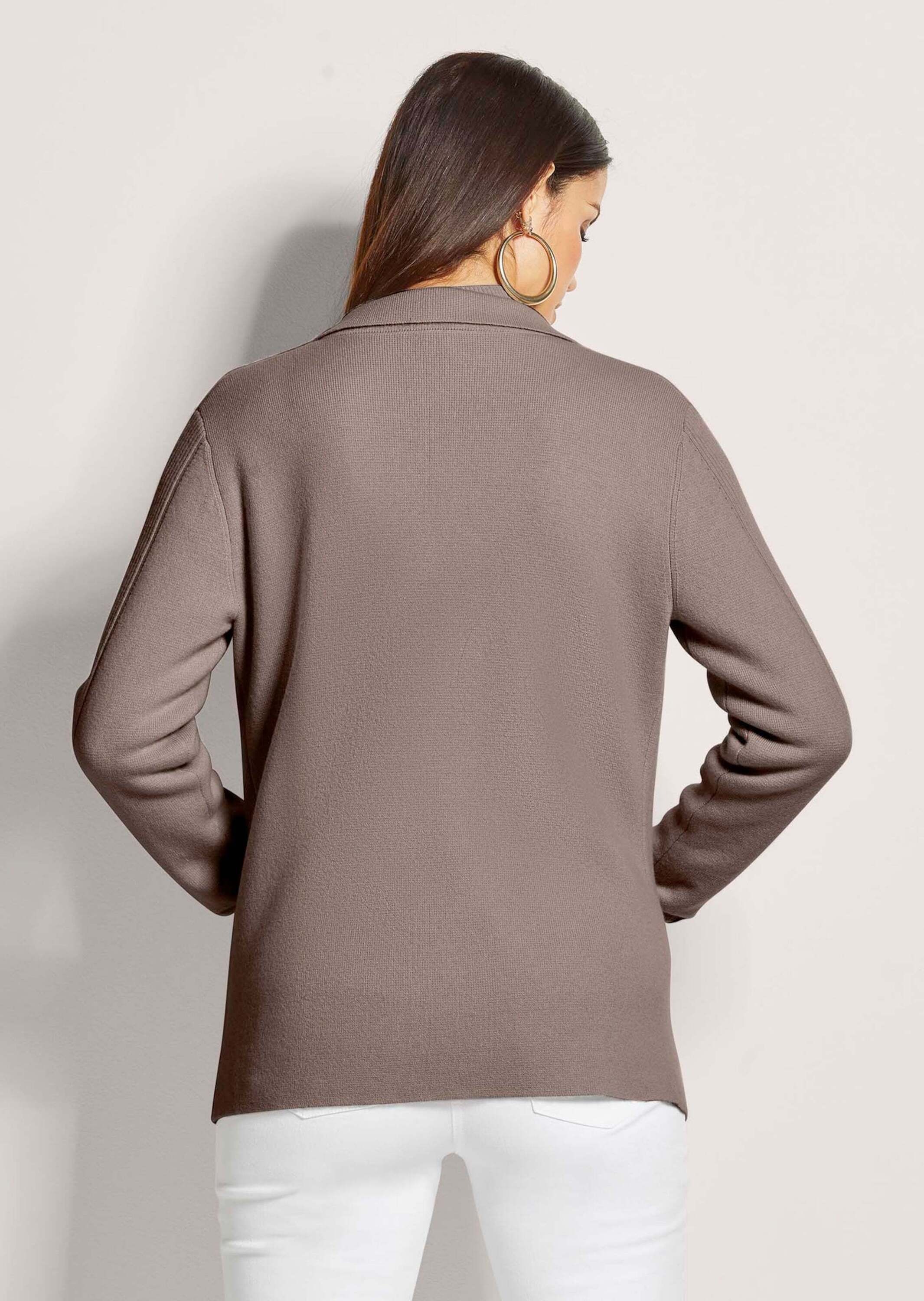 Strickjacke MADELEINE "Strickblazer Strickjacke aus Merinowolle und Kaschmir", Damen, Gr. 38, beige (cappuccino), Obermaterial: 90% Schurwolle WV. 10% Kaschmir WS., Modern, normal, Strickjacken Strickjacke, 1-Knopf Strickblazer 3