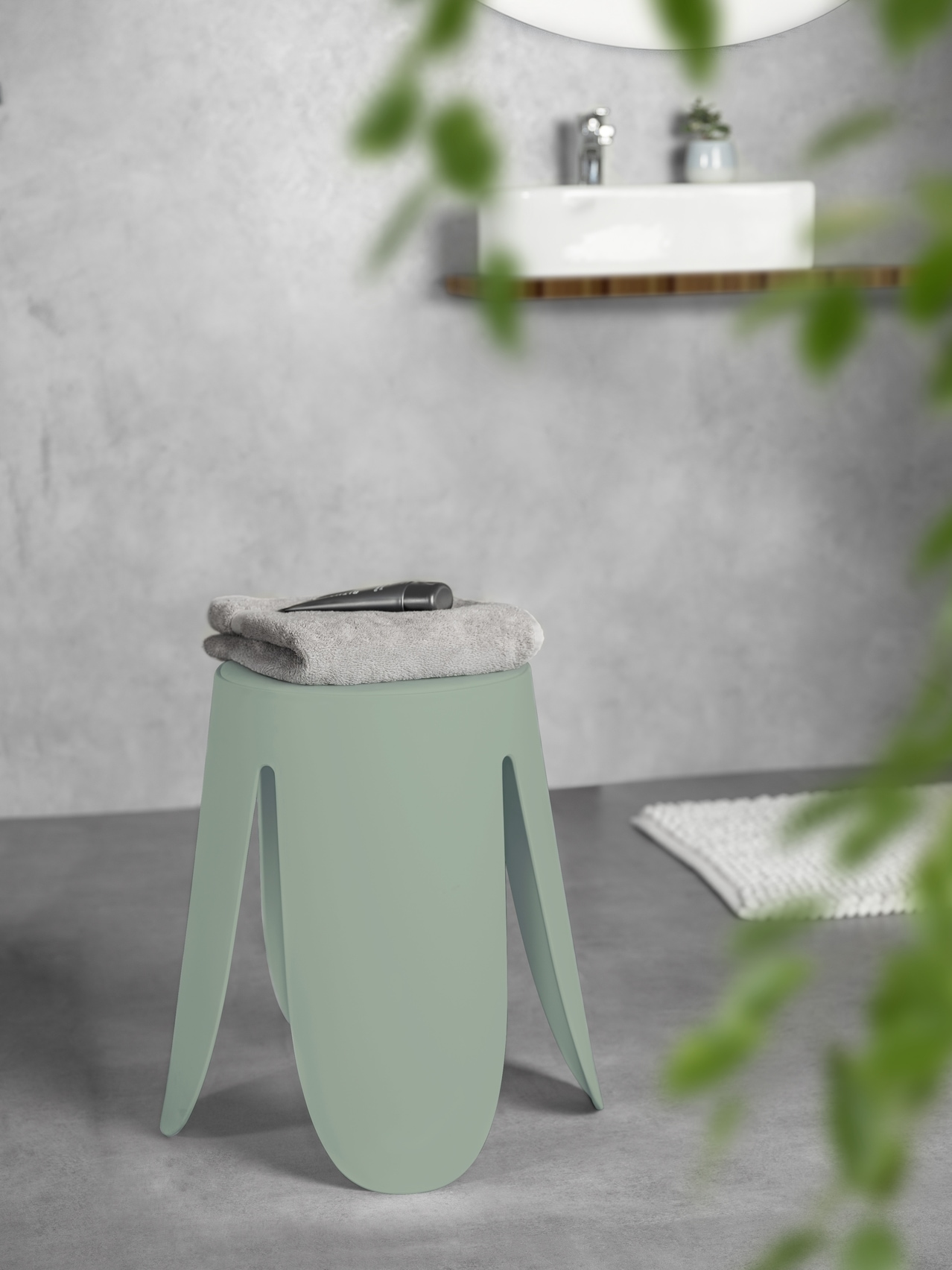 WENKO Dusch- und Badhocker »Comiso« belastbar bis 180 kg, mit rutschsicheren Füßen