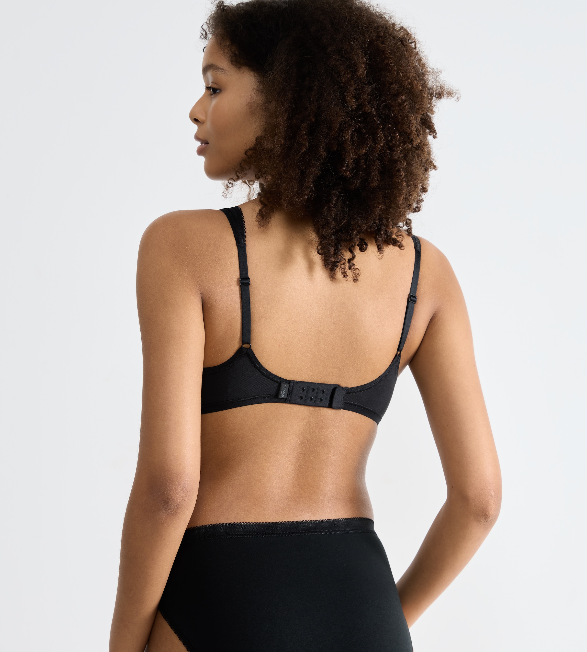 sloggi Bügelloser BH »Basic+ Soft Bra«, perfekter Sitz, ohne Bügel, ohne Einlagen, tiefer V-Ausschnitt