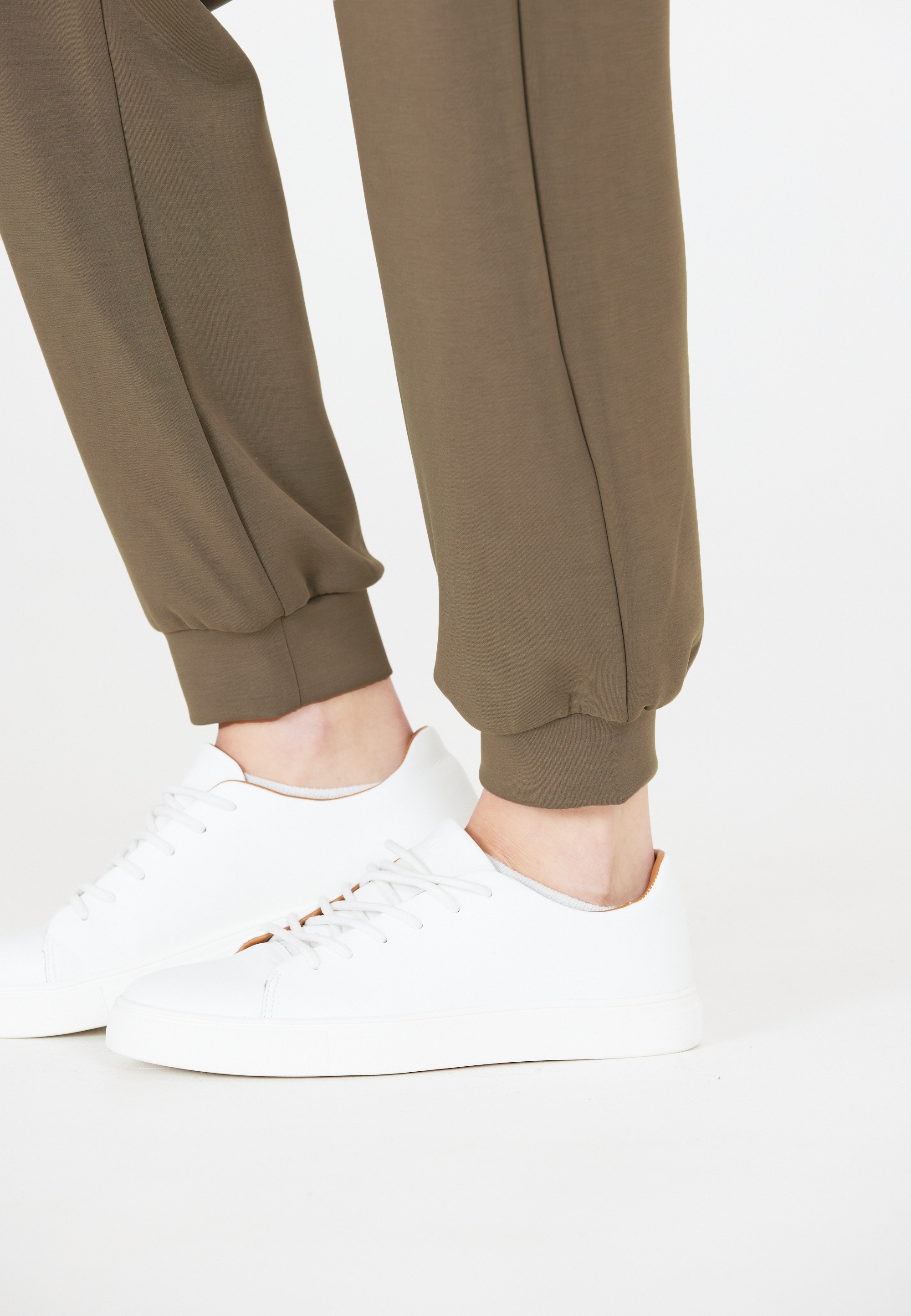 ATHLECIA Sweathose »Paris«, aus angenehm weichem und dehnbarem Materialmix
