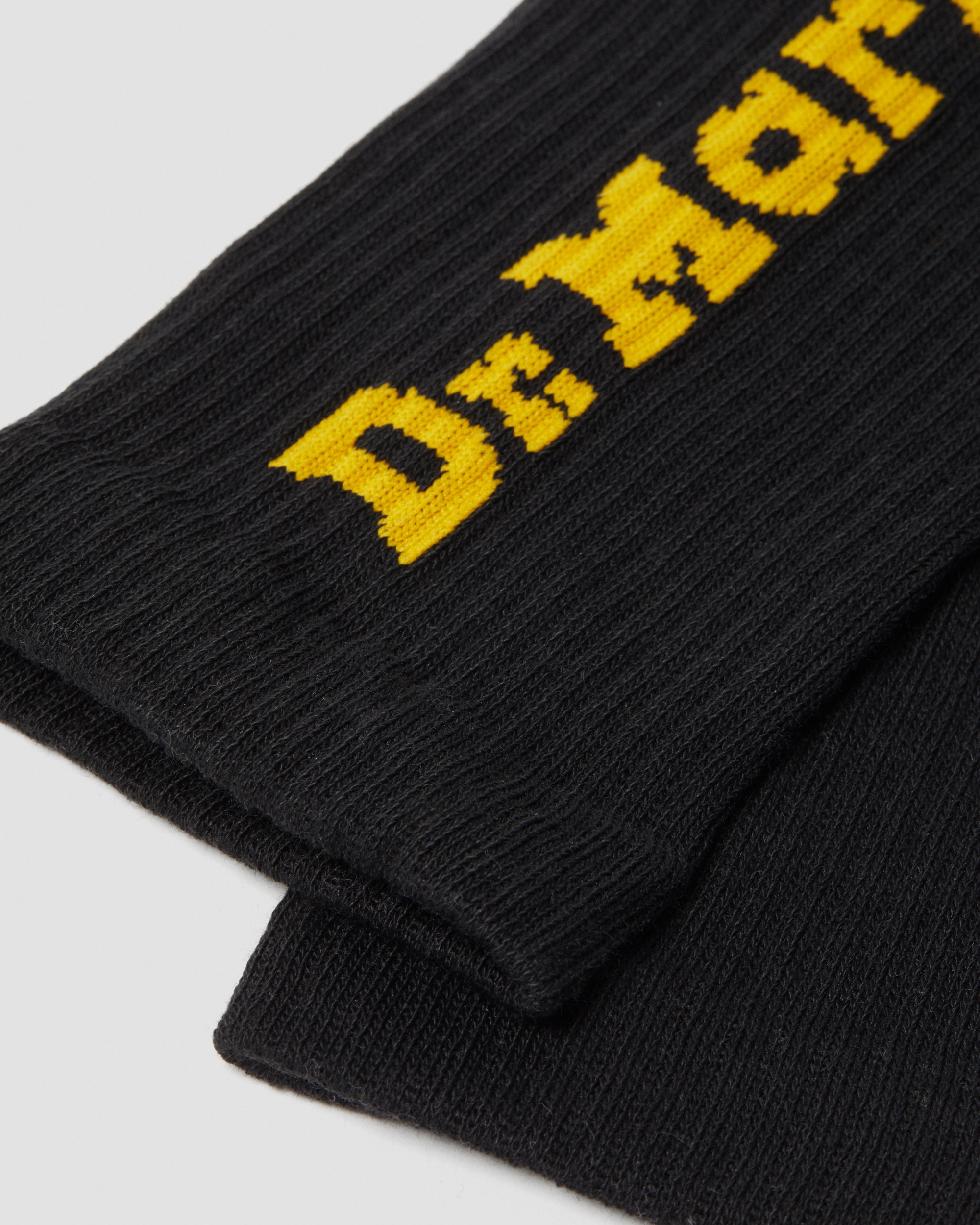 DR. MARTENS Socken »Vertical Sock«, (1 Paar), Baumwollmisch-Socken mit vertikalem Logo