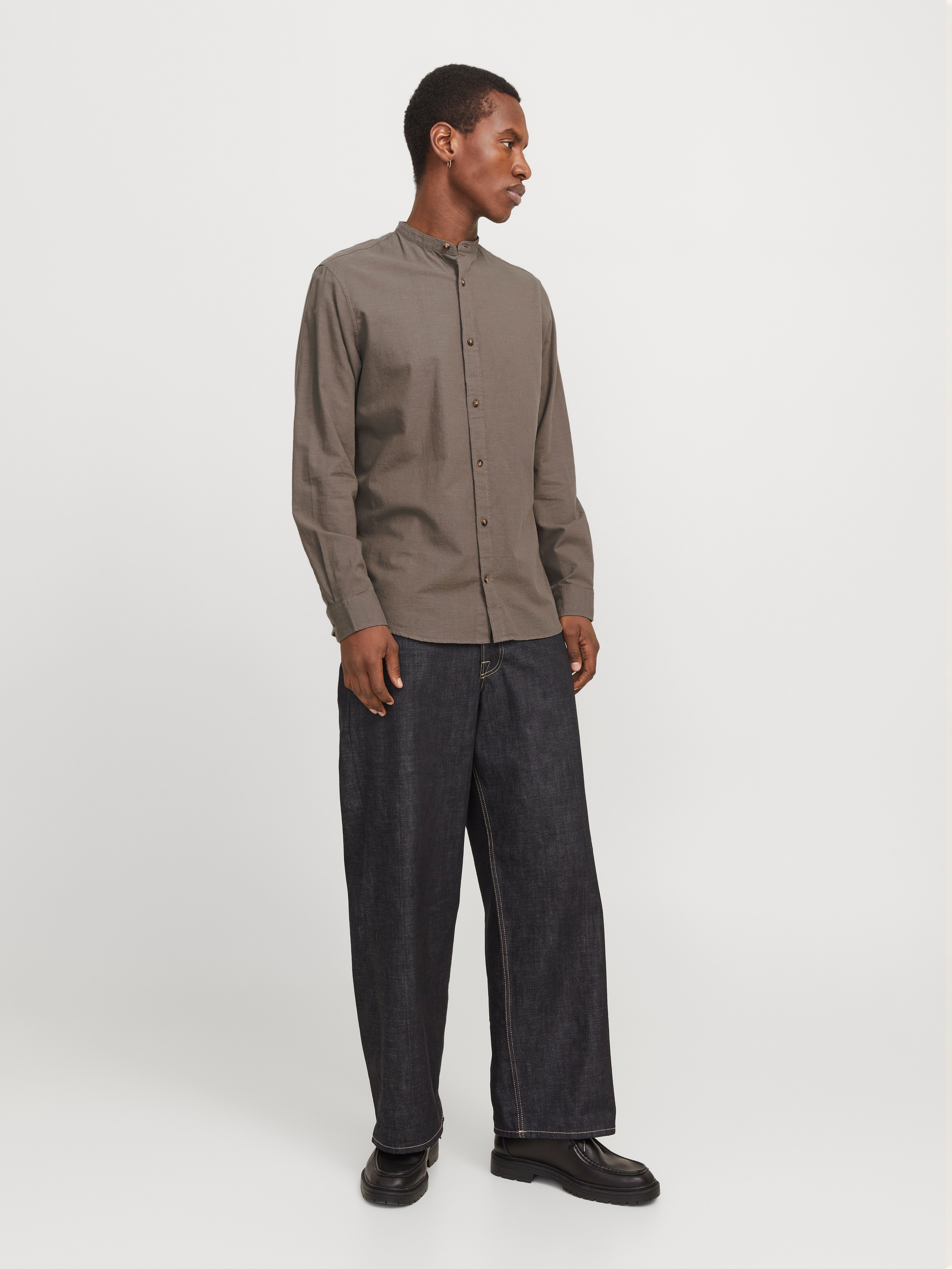 Jack & Jones Langarmhemd »JJESUMMER BAND SHIRT LS SN«, mit Bandkragen