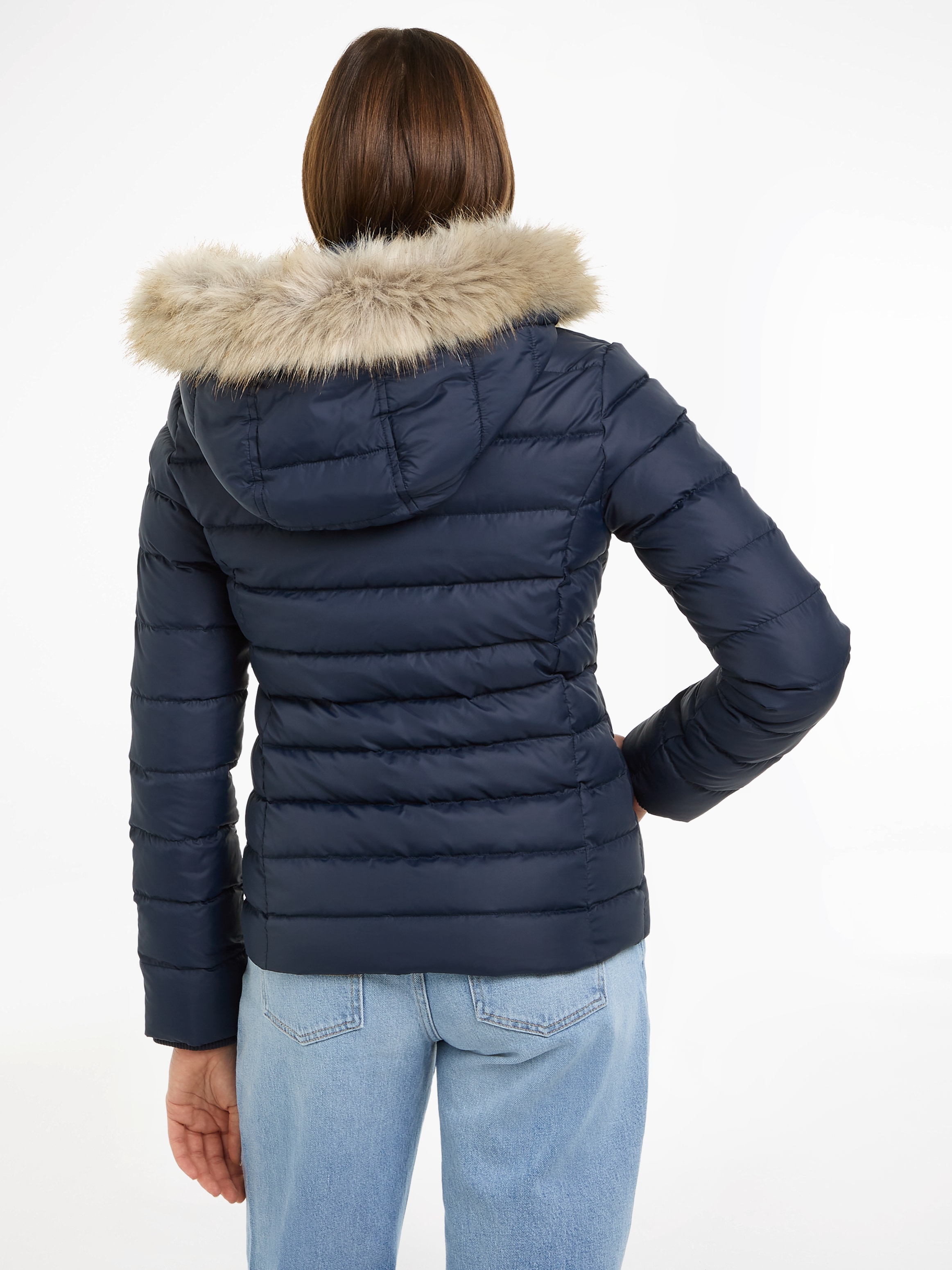 Tommy Jeans Steppjacke »TJW BASIC HOODED DOWN JACKET EXT«, mit Kapuze, mit Logostickerei