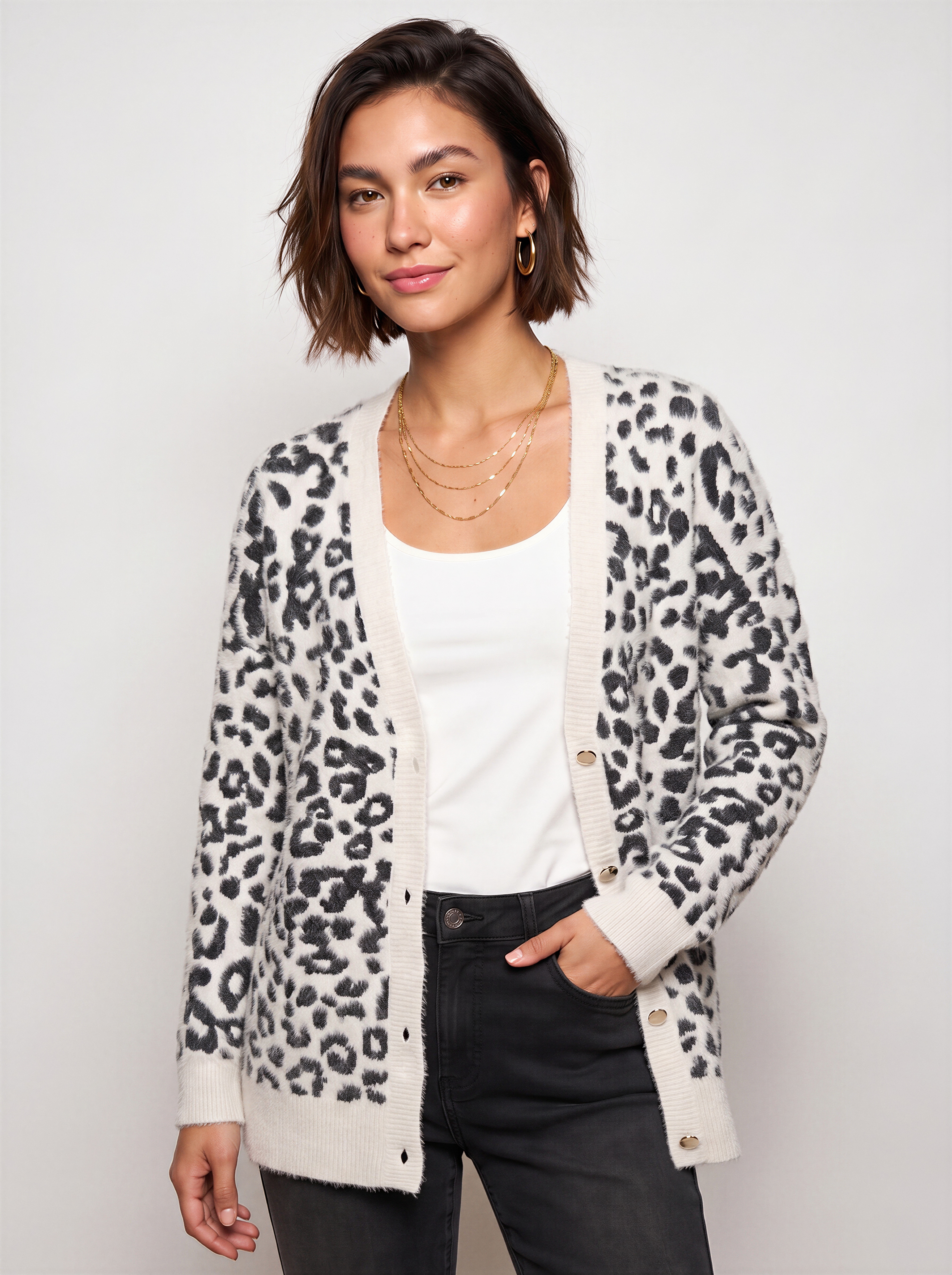 LASCANA Strickjacke "in flauschiger Qualität mit Leomuster und lässiger Oversize-Form" Cardigan mit Leomuster, Oversize-Strickjacke mit Animalmuster