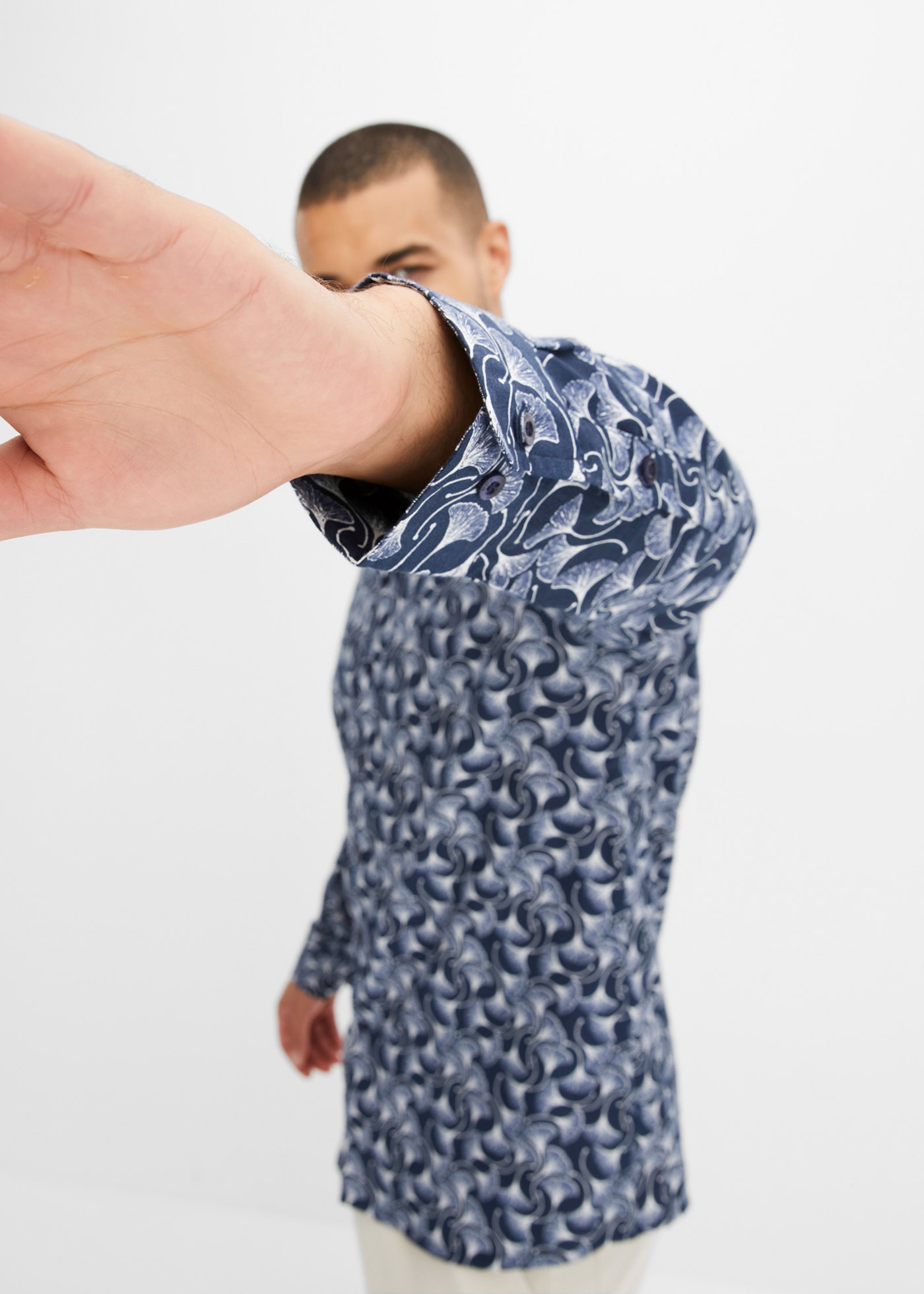 bonprix Langarmhemd »gemustertes Langarmhemd« Regular Fit, aus reiner Baumwolle, Allover-Print, Kentkragen