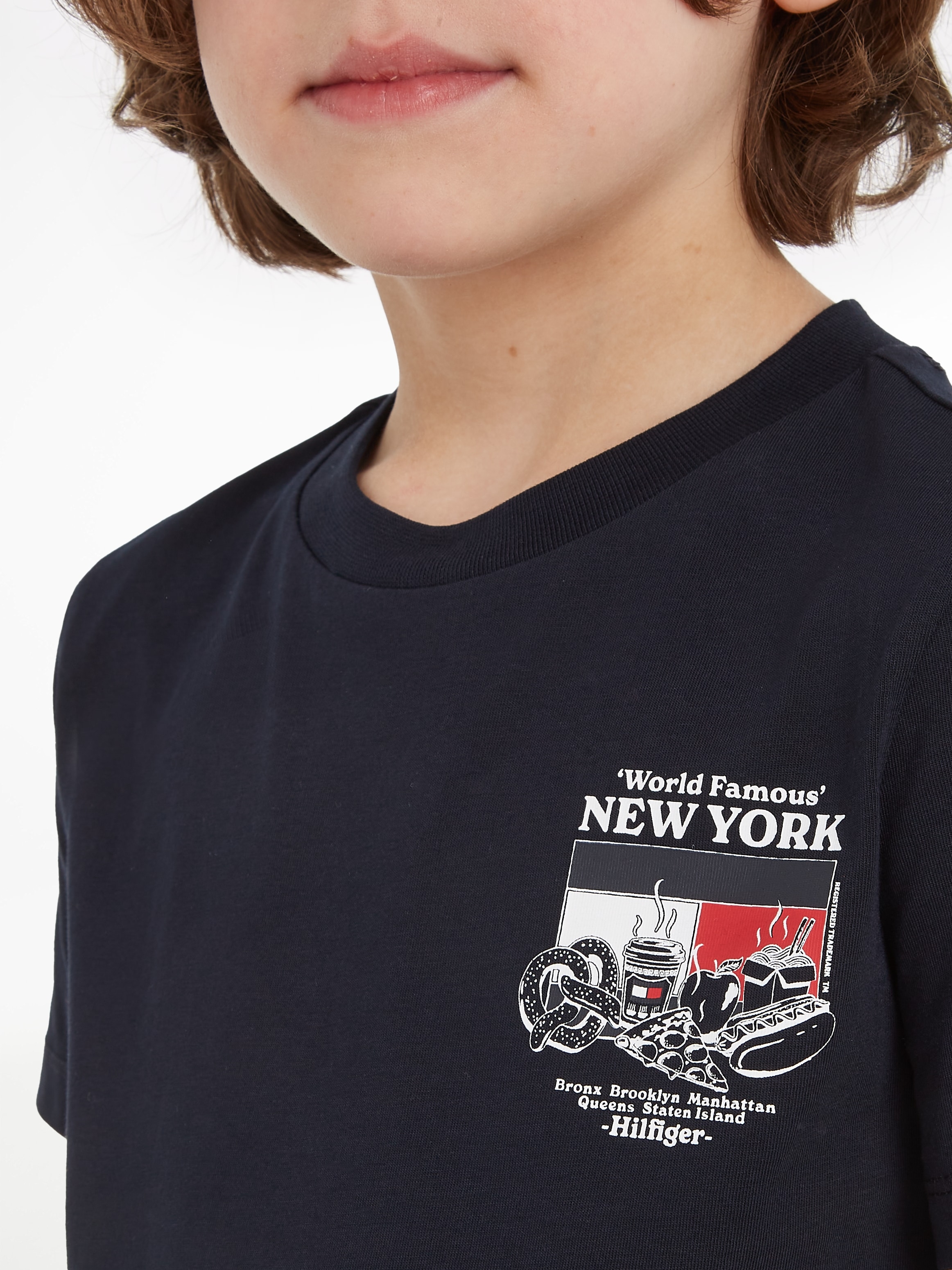Tommy Hilfiger T-Shirt »FINEST für Rückseite der auf BAUR TEE | Print S/S«, FOOD ▷ großem mit