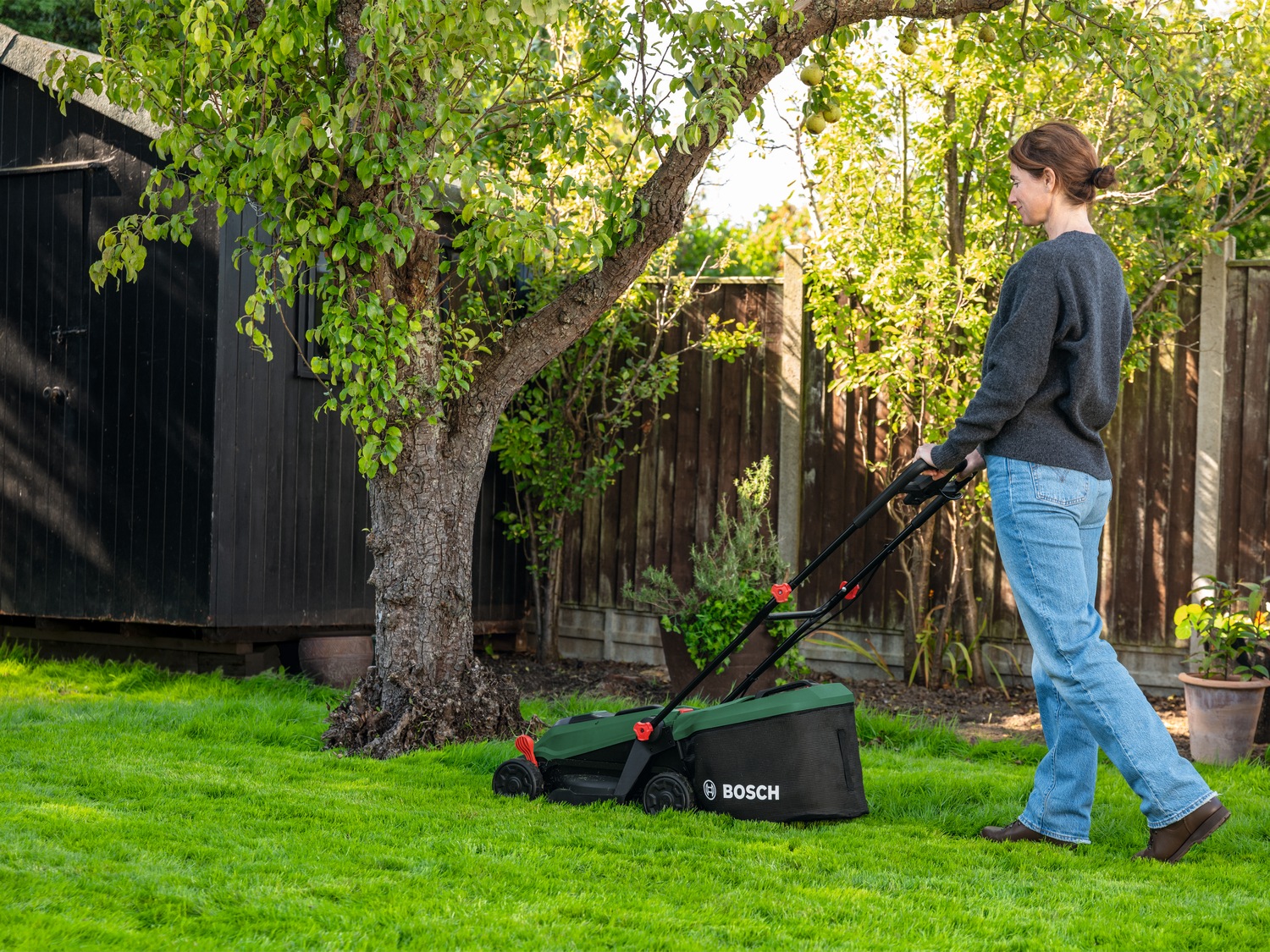 Bosch Home & Garden Akkurasenmäher "ROTAK18V-32" 3-in-1-Mäher für kleine bis mittelgroße Rasenflächen