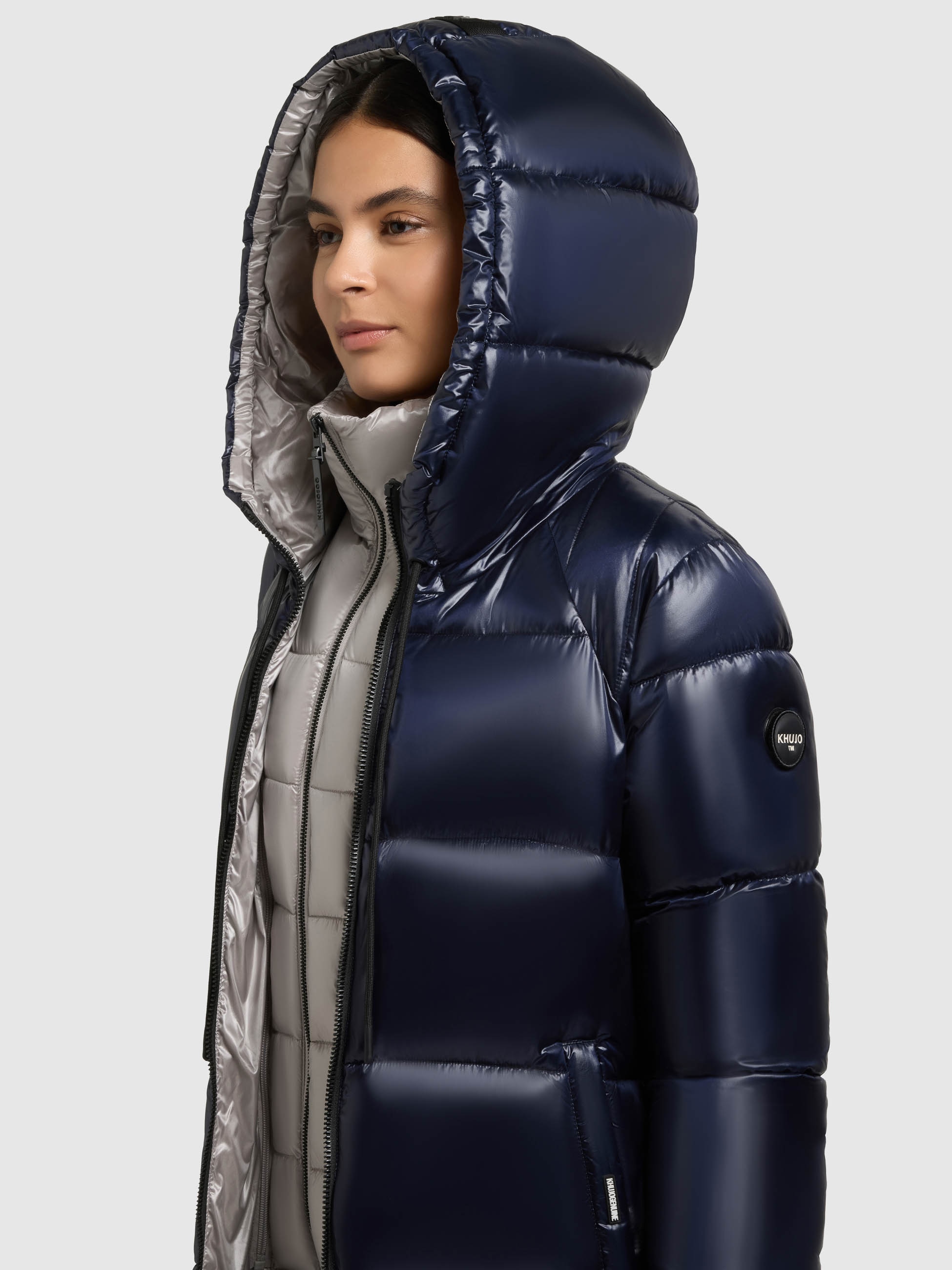 khujo Steppmantel »NASHI« aus Nylon und Polyester, knielanger Schnitt, mit 2-Wege-Reißverschluss