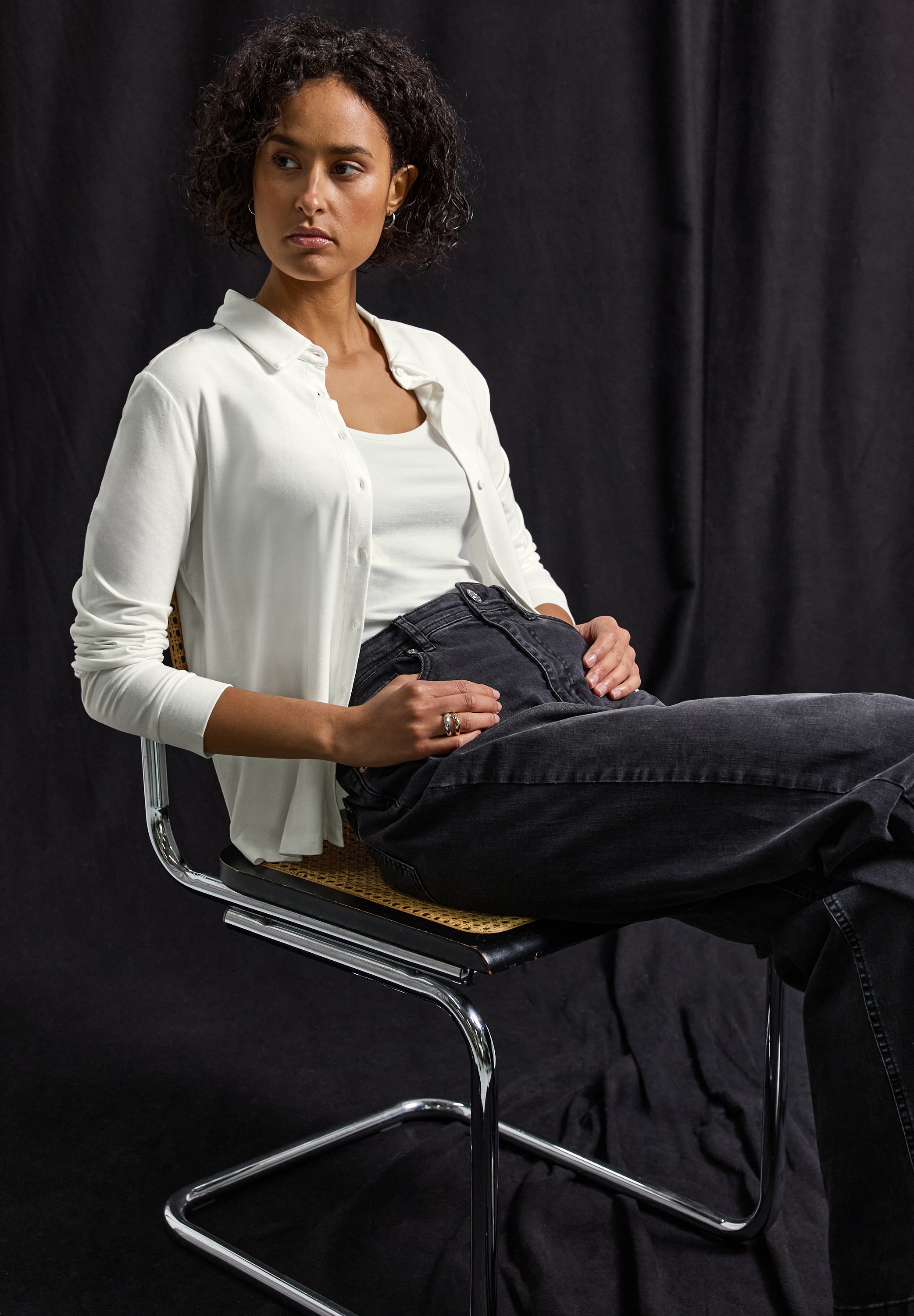 STREET ONE Langarmshirt, Jersey-Shirt im Blusen-Look und mit Knopfleiste
