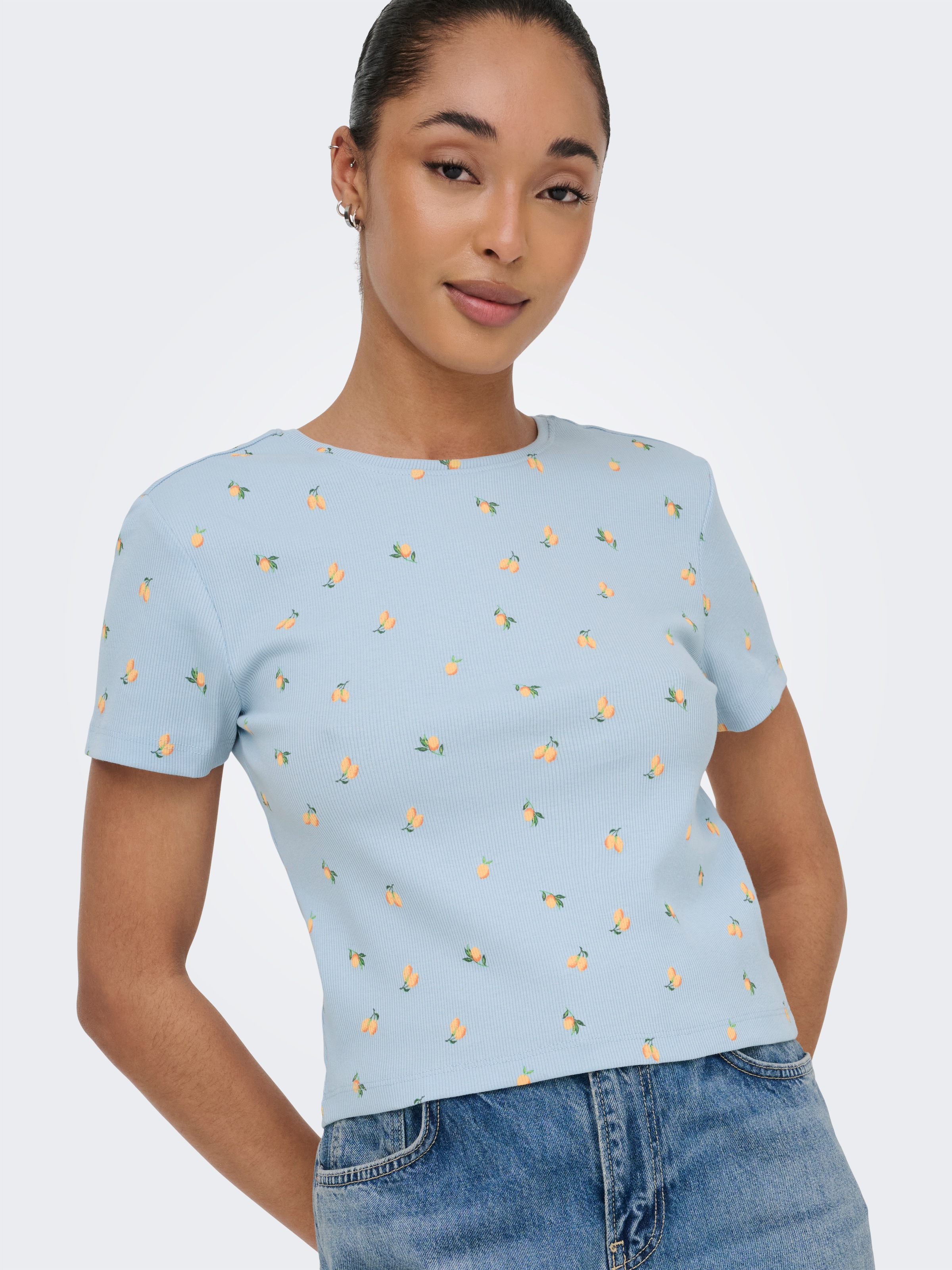 Thumbnail - ONLY Kurzarmshirt "ONLFENJA LIFE SS AOP TOP JRS NOOS" Baumwollmischung, Cropped Fit, Rundhals