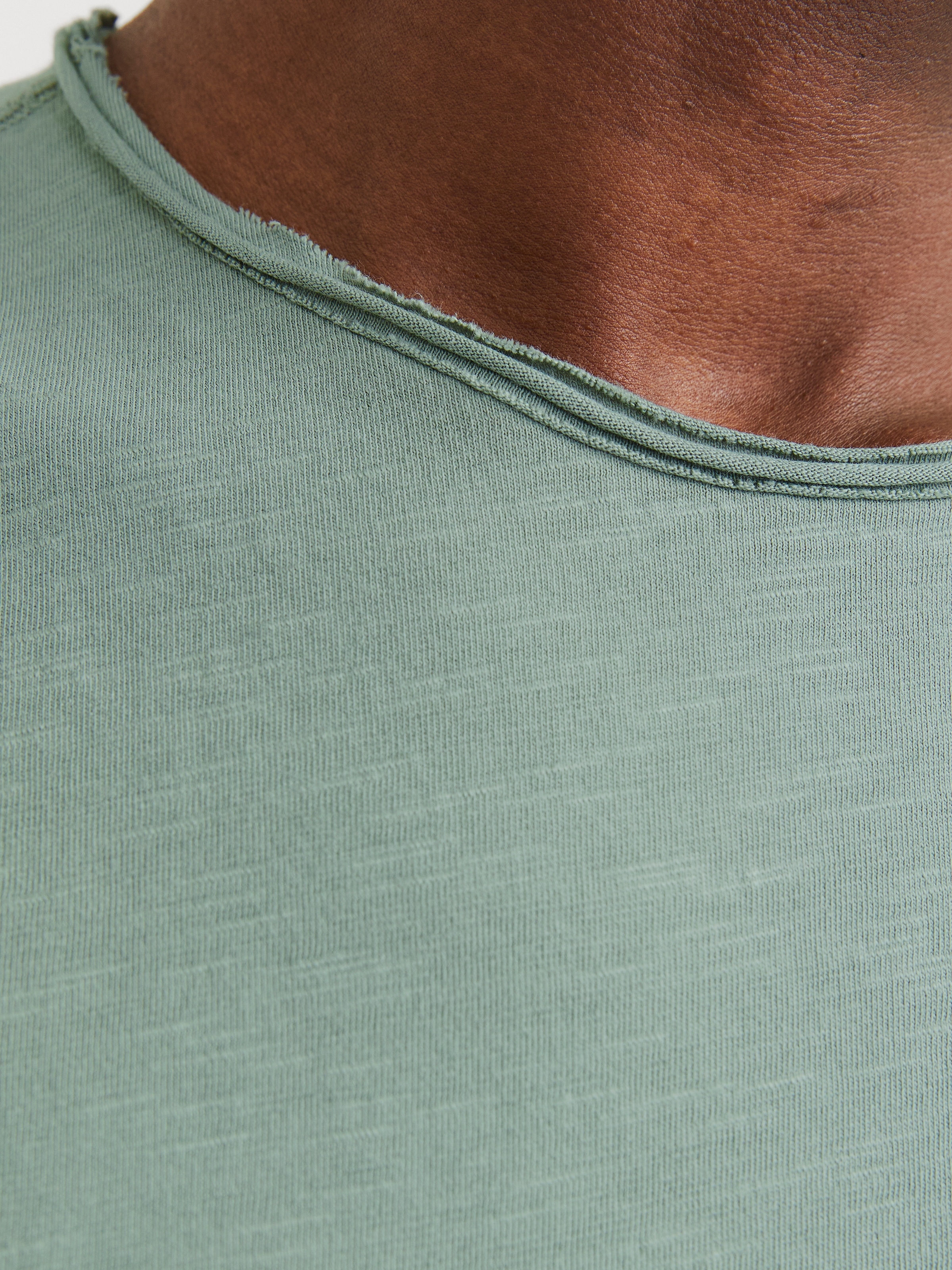 Jack & Jones Rundhalsshirt »JJEBASHER TEE O-NECK SS NOOS«, mit Rundhalsausschnitt