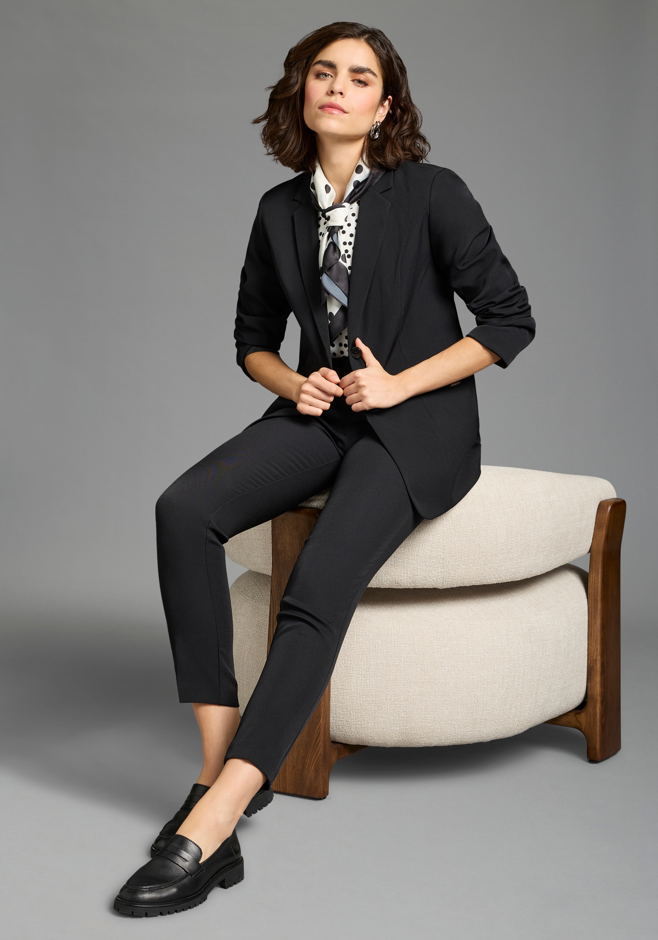 Thumbnail - Laura Scott Hosenanzug Set, Blazer + Hose, 2 tlg. tlg. figurbetont als passendes Set