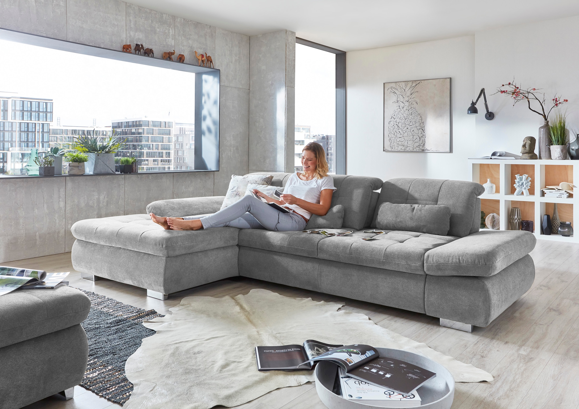 Die PlanBar Ecksofa "MP-IN17004 L-Form, Breite 331 cm, Federkern-Polsterung" inkl. Sitztiefenverstellung, wahlweise weitere Funktionen