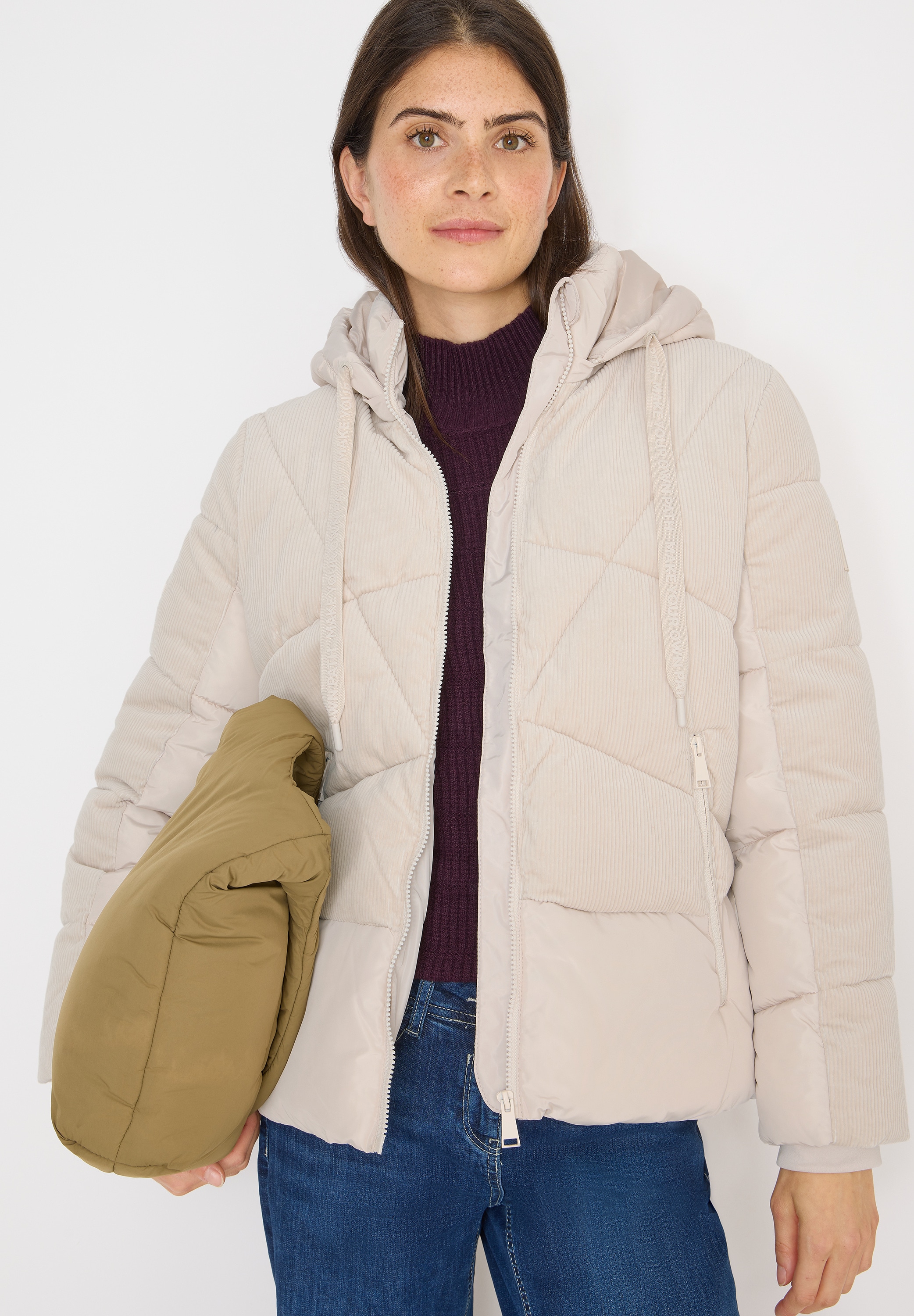 Cecil Steppjacke mit Kapuze mit Kapuze mit Tunnelzugband