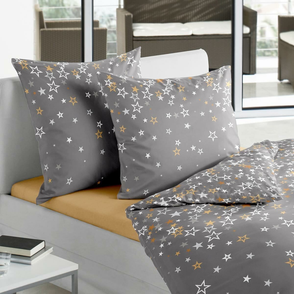 TRAUMSCHLAF Bettwäsche »Sterne Glitter«, (3 tlg.), hochwertig verarbeitete Winterbettwäsche