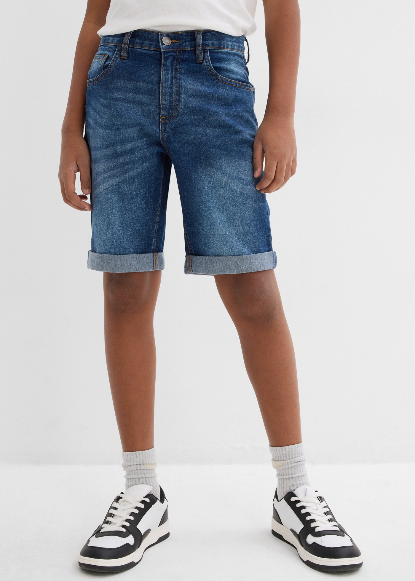 bonprix Bermudas aus Stretch-Material, Slim fit Passform, verstellbarer Taillenbund