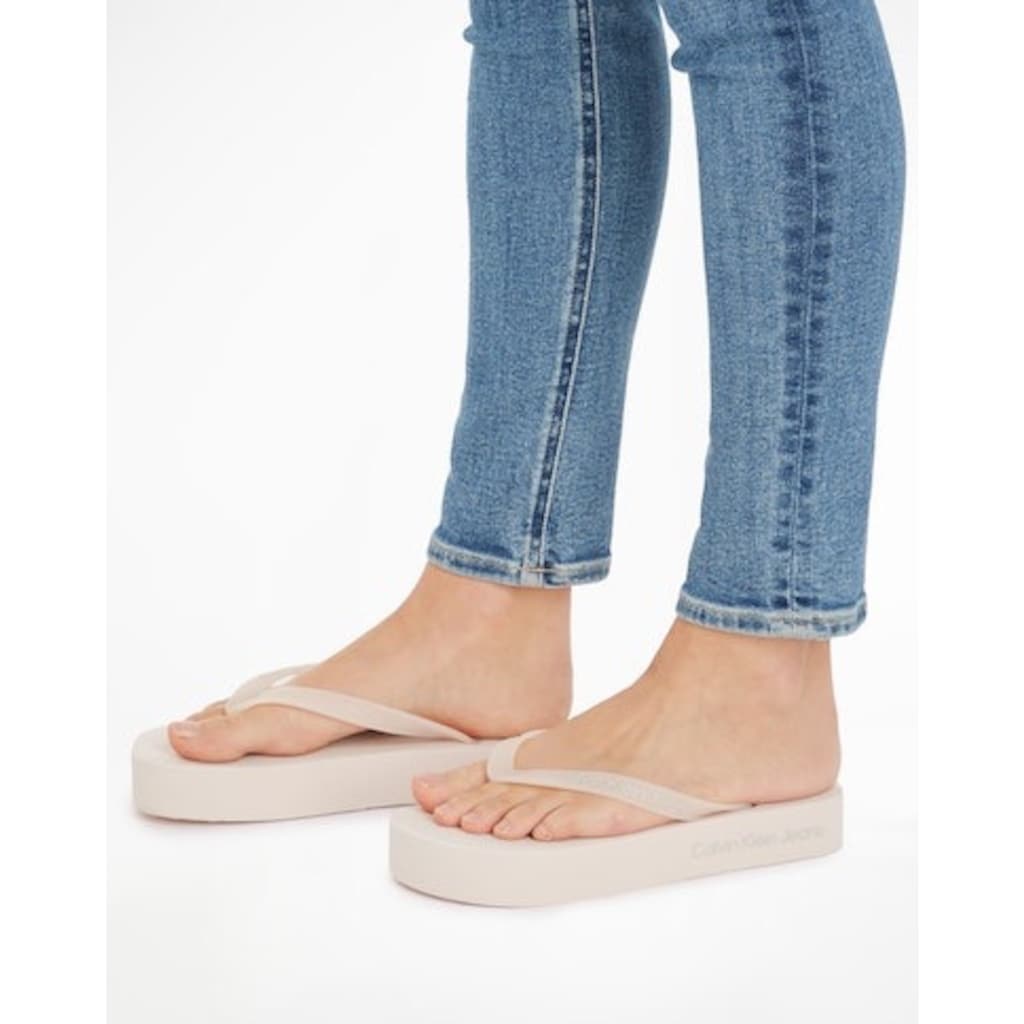 Calvin Klein Jeans Zehentrenner »BEACH SANDAL FLATFORM LOGO«, für Strand und Badeausflüge