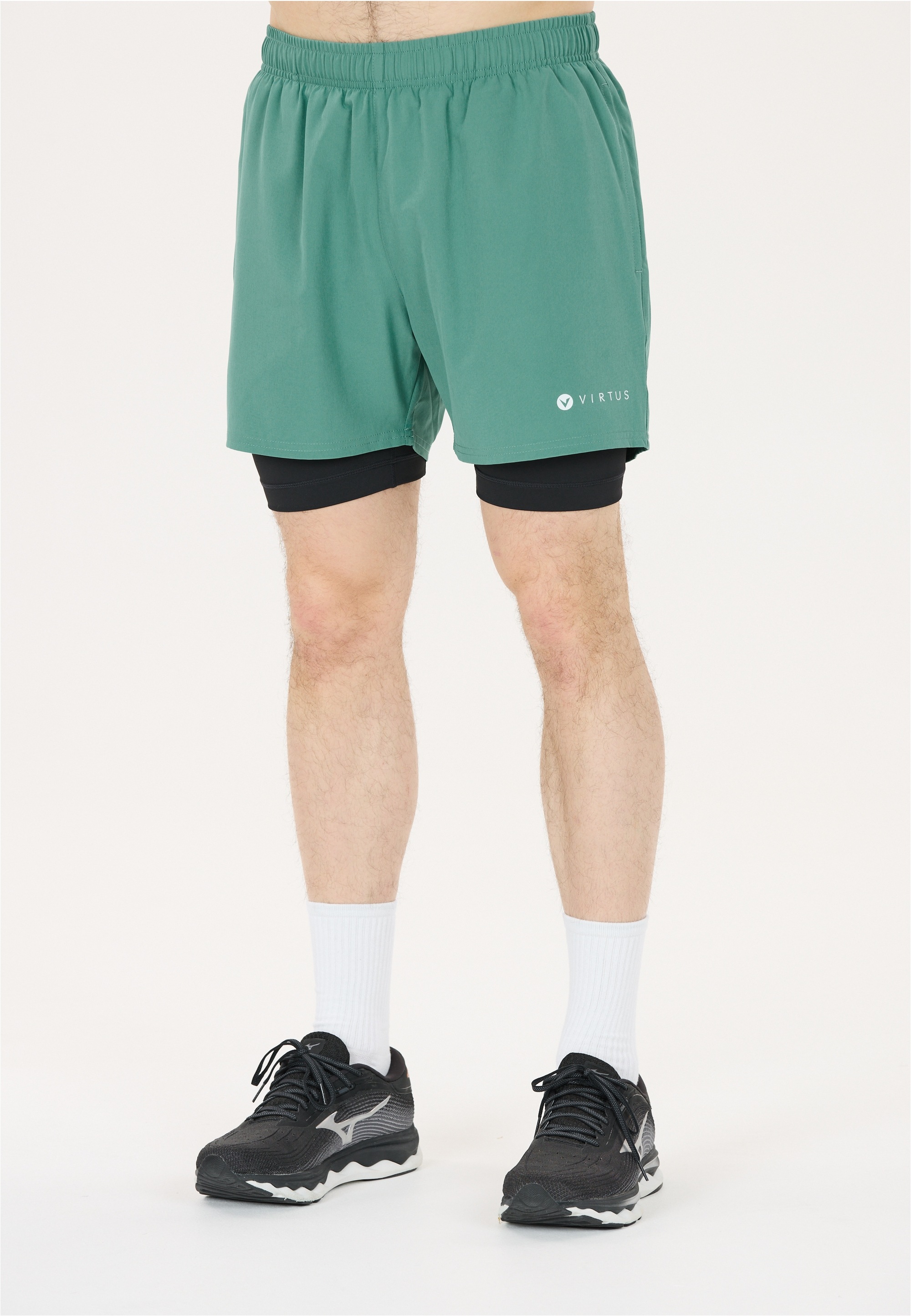 Virtus Shorts "Zayne" mit 4-Wege-Stretch und Innenhose günstig online kaufen