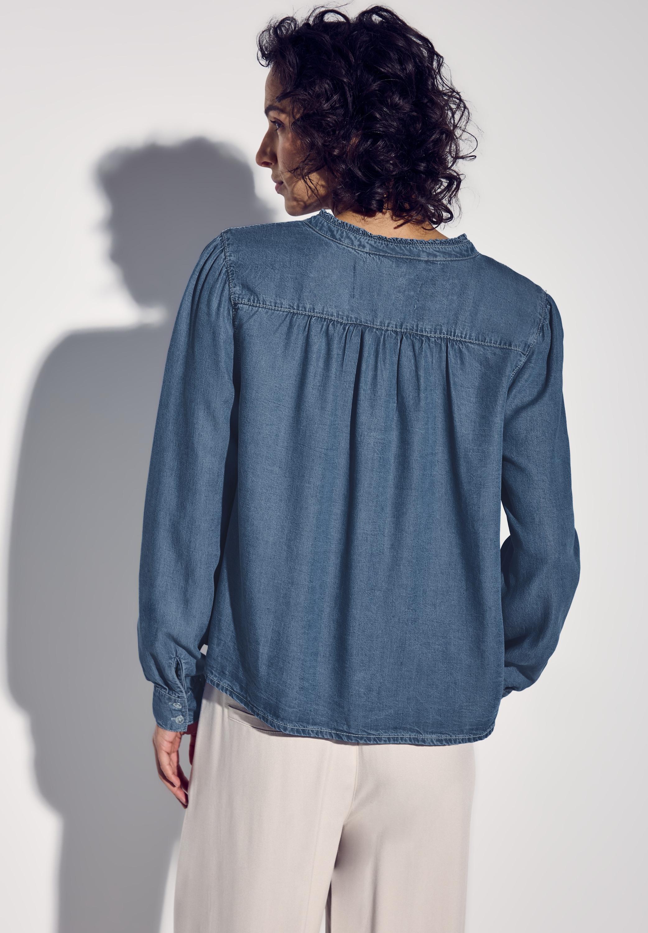 STREET ONE Jeansbluse, Kragen und halbe Knopfleiste am Ausschnitt