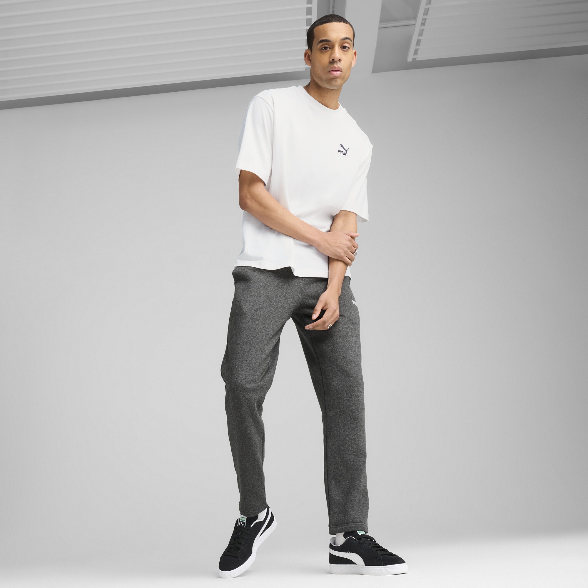 PUMA Sporthose »Essentials No. 1 Logo Jogginghose Herren«