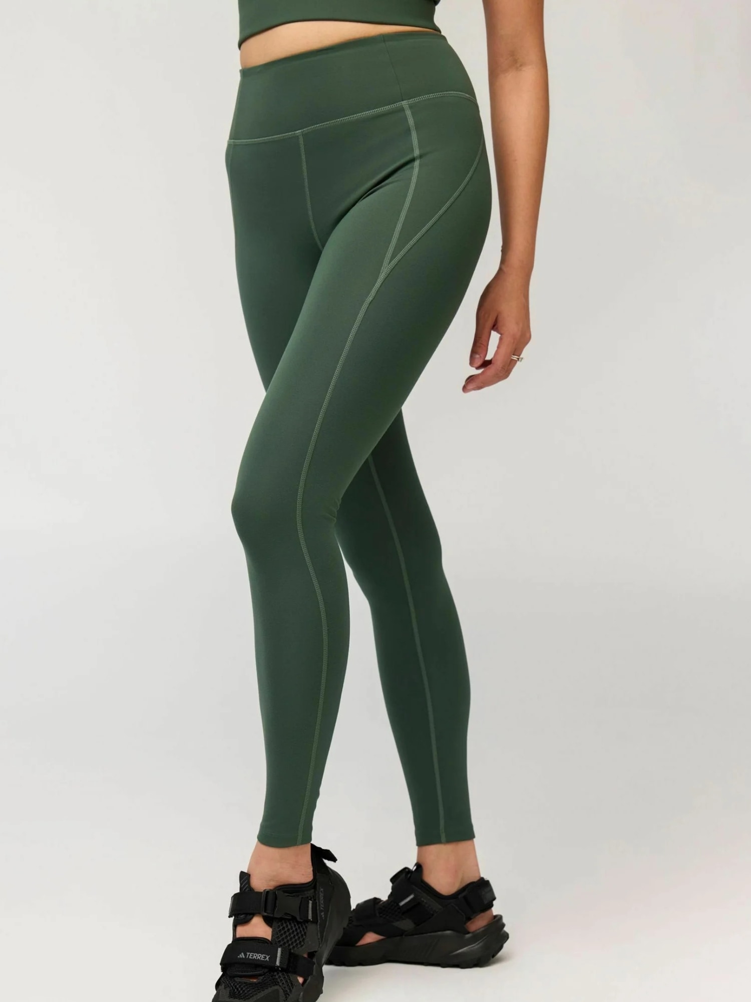 GIRLFRIEND COLLECTIVE Chinohose »Girlfriend Collective Trouser Compressive«