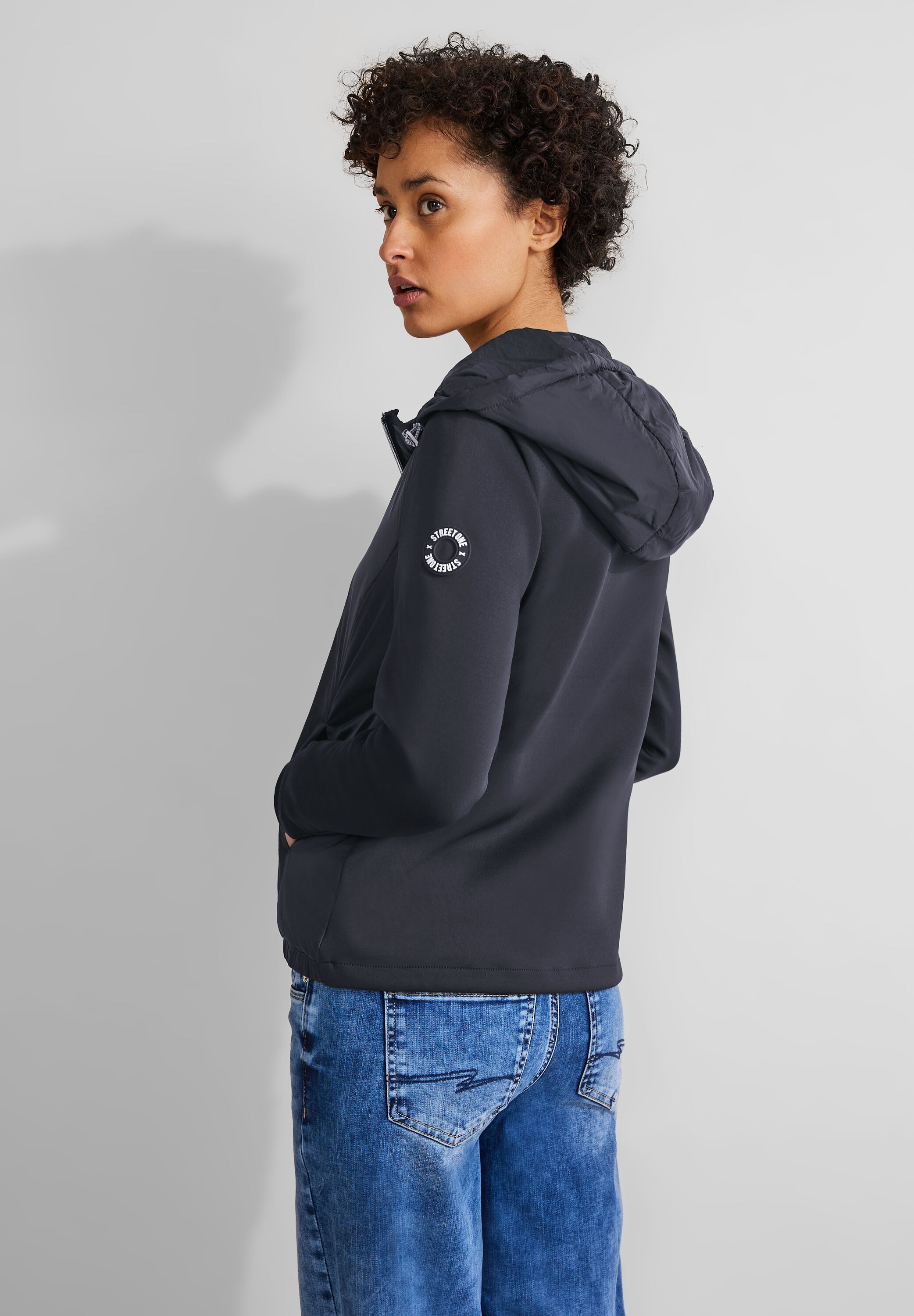STREET ONE Windbreaker, mit Kapuze, mit Kapuze mit Tunnelzugband