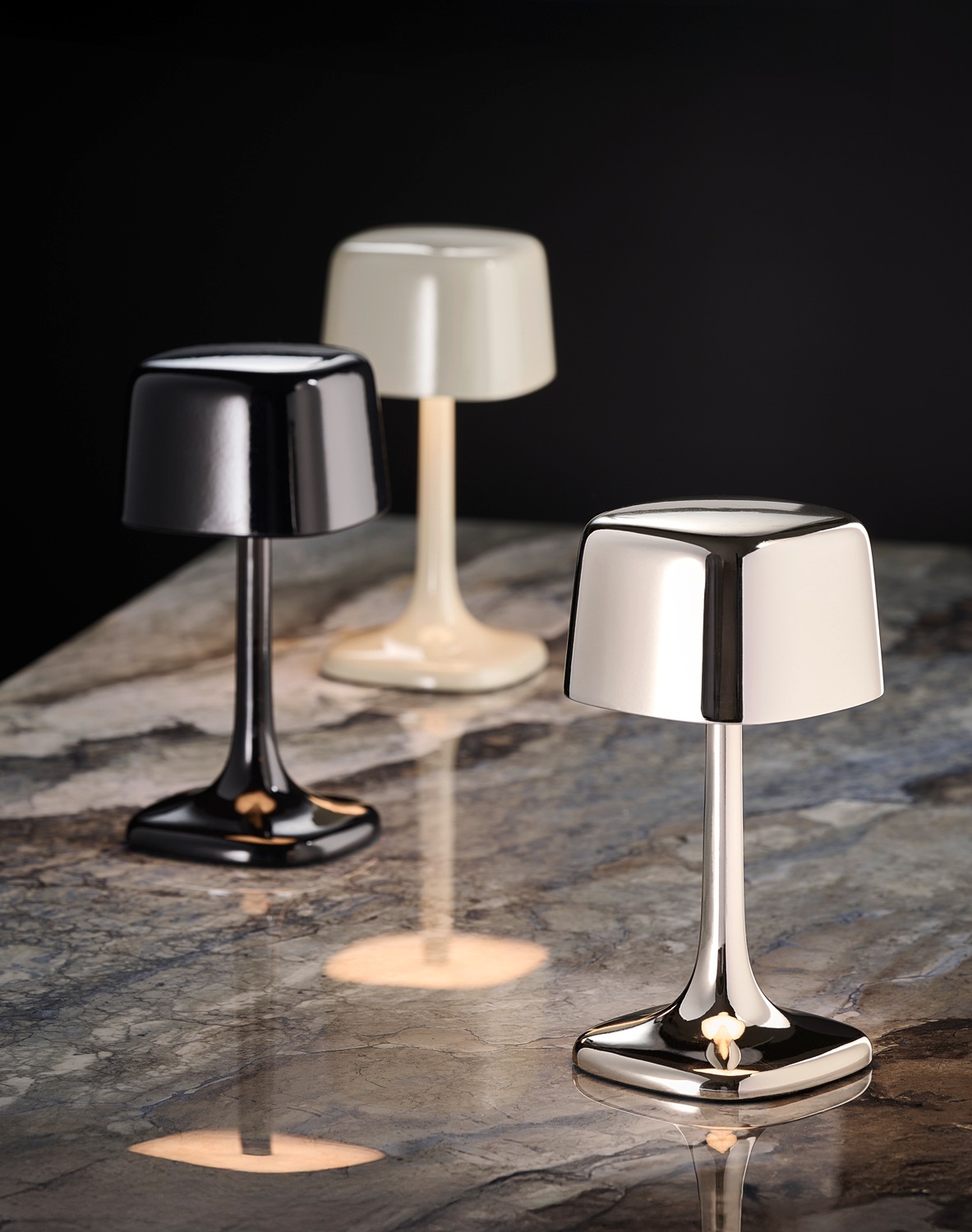 APS LED Tischleuchte »SOHO, inkl. Fernbedienung und Ladestation« LED-Board 1 Stk. warmweiß - kaltweiß Akku-Tischleuchte mit Fernbedienung, Ladestation & dimmbarem LED-Licht