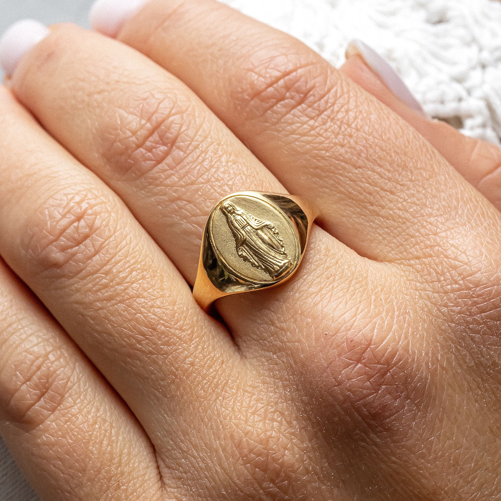 CAÏ Madonna Signet Ring Yellow Size 18.5 2