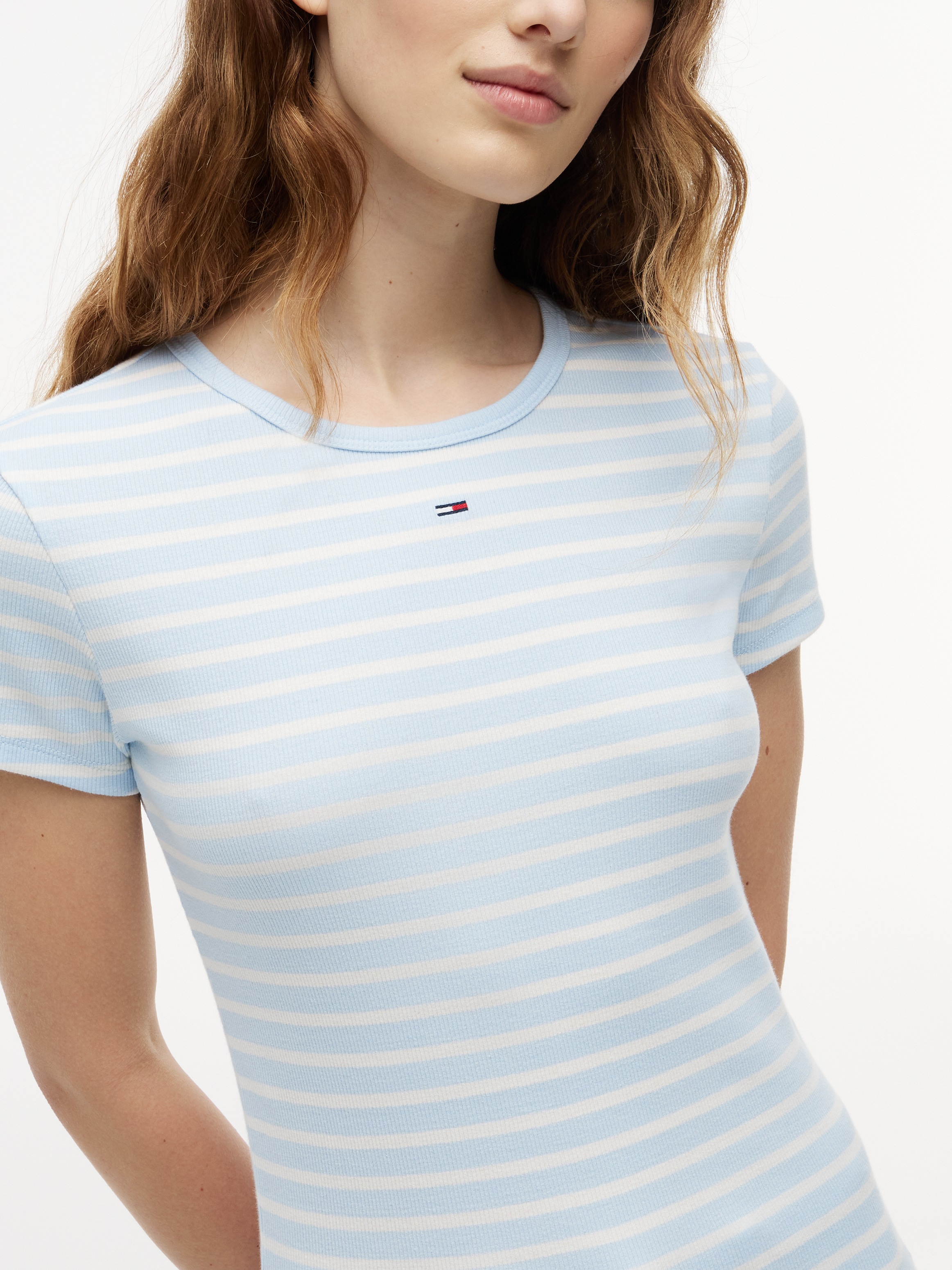 Tommy Jeans Kurzarmshirt »TJW SLIM ESSENTIAL RIB SS EXT« mit gerippter Struktur