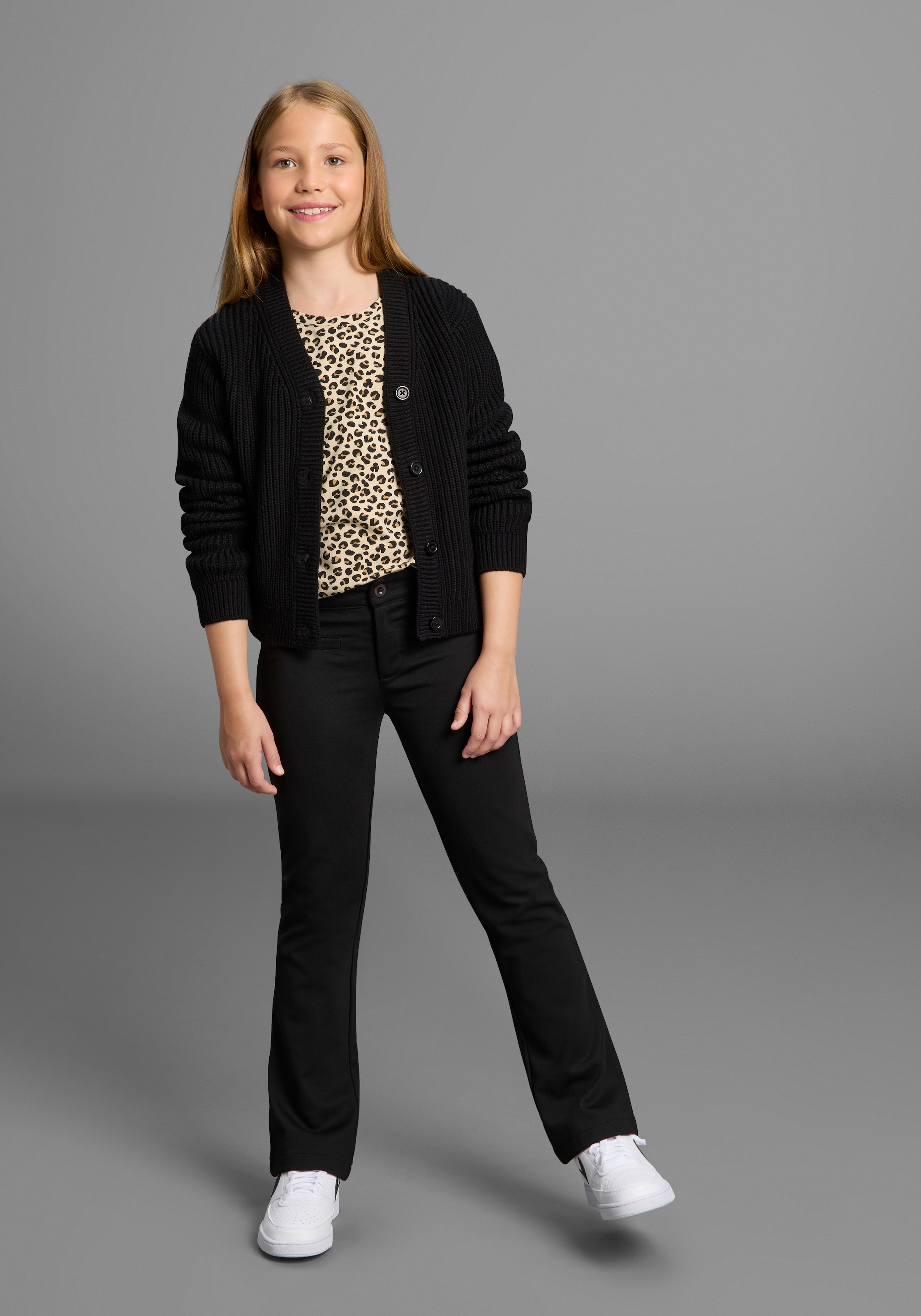 KIDSWORLD Strickjacke »Strickjacke Basic«, Strickjacke, toll zu allem zu kombinieren