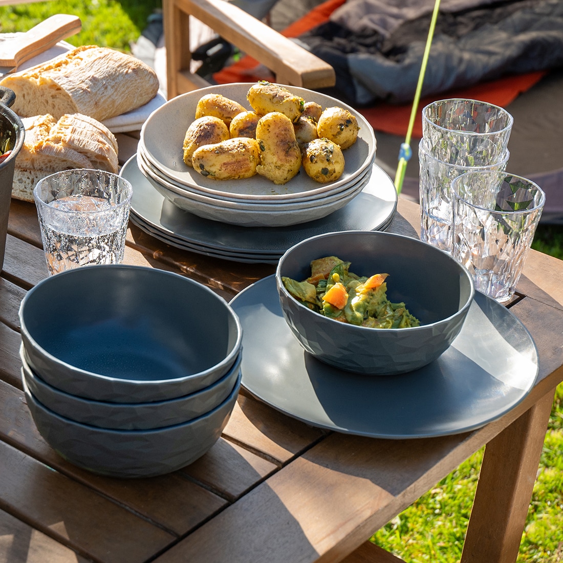 KOZIOL Geschirr-Set »CLUB SET GÖTEBORG«, (Set, 16 tlg.), spülmaschinengeeignet, melaminfrei, CO² neutrale Produktion