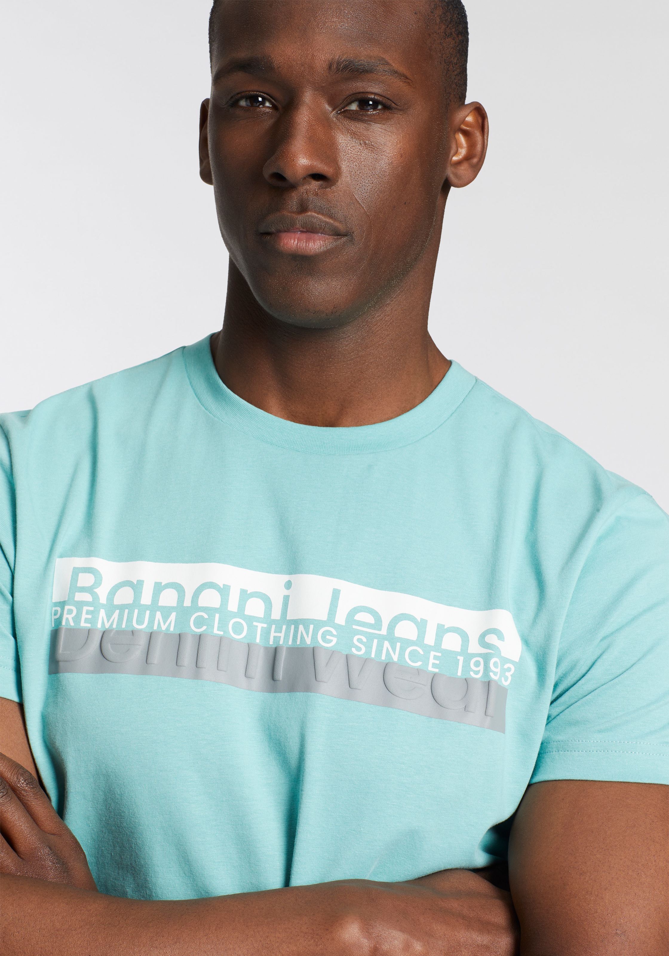 Bruno Banani T-Shirt, mit modischem Frontprint