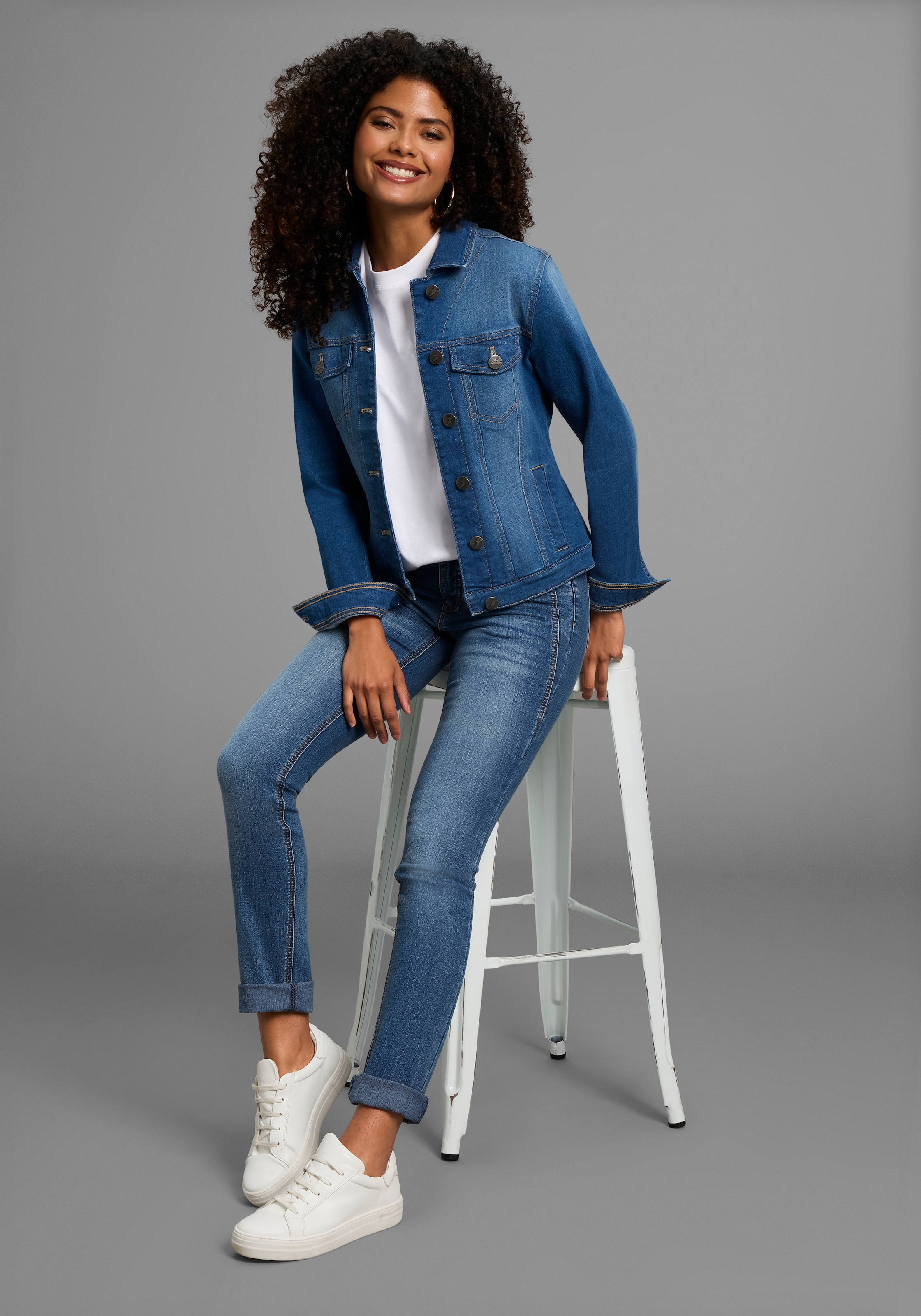 Arizona Comfort-fit-Jeans »mit Keileinsätzen«, niedrige Leibhöhe