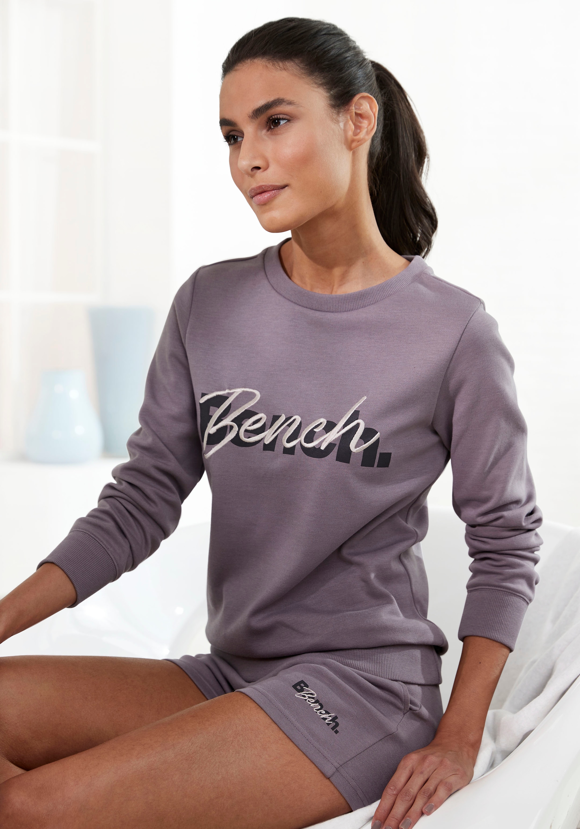 Bench. Loungewear Sweatshirt, mit Logodruck und Stickerei, Loungeanzug günstig online kaufen