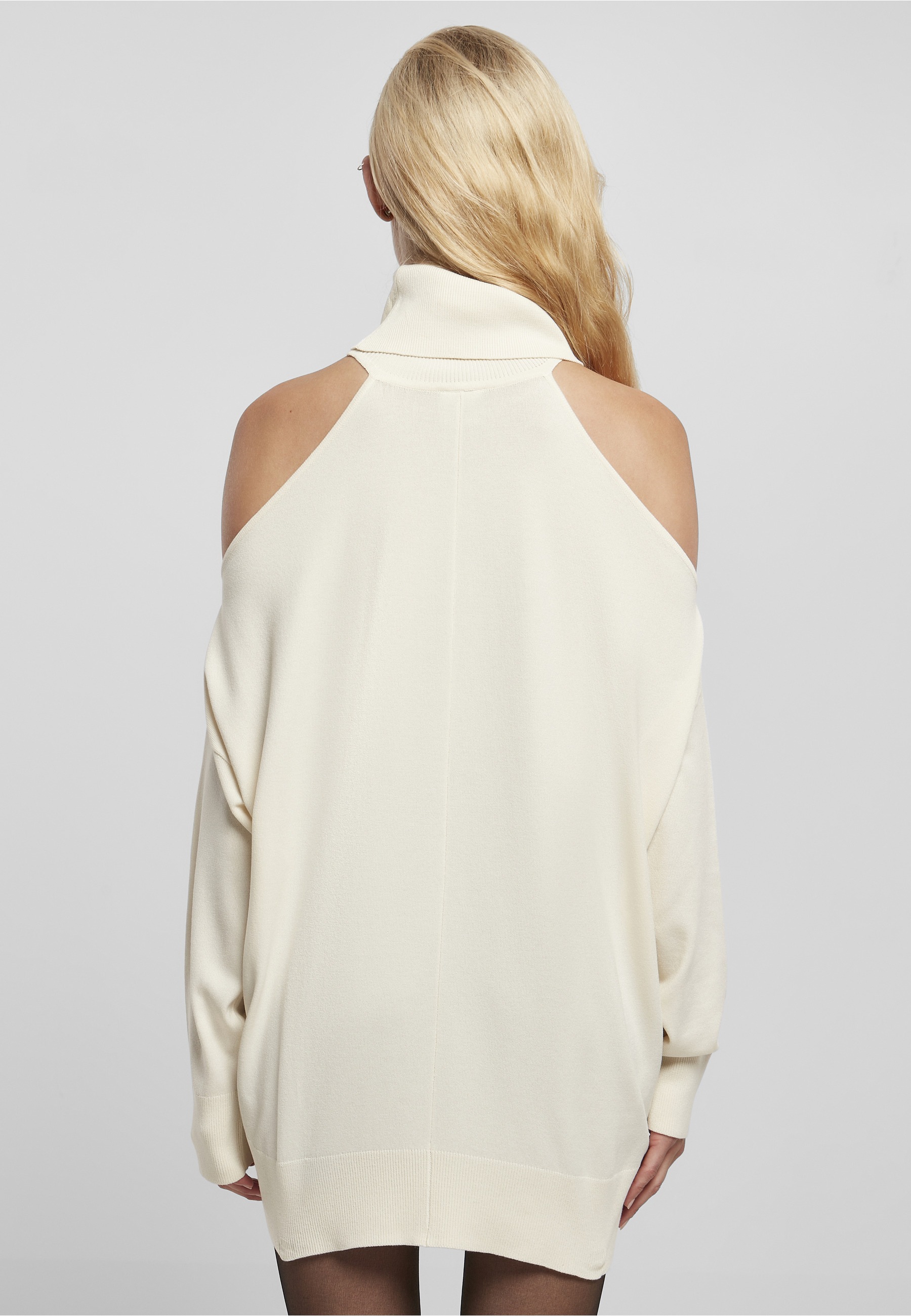 URBAN CLASSICS Fleecepullover »Urban Classics Damen Ladies Cold Shoulder Turtelneck Sweater«, 1 Stk.
