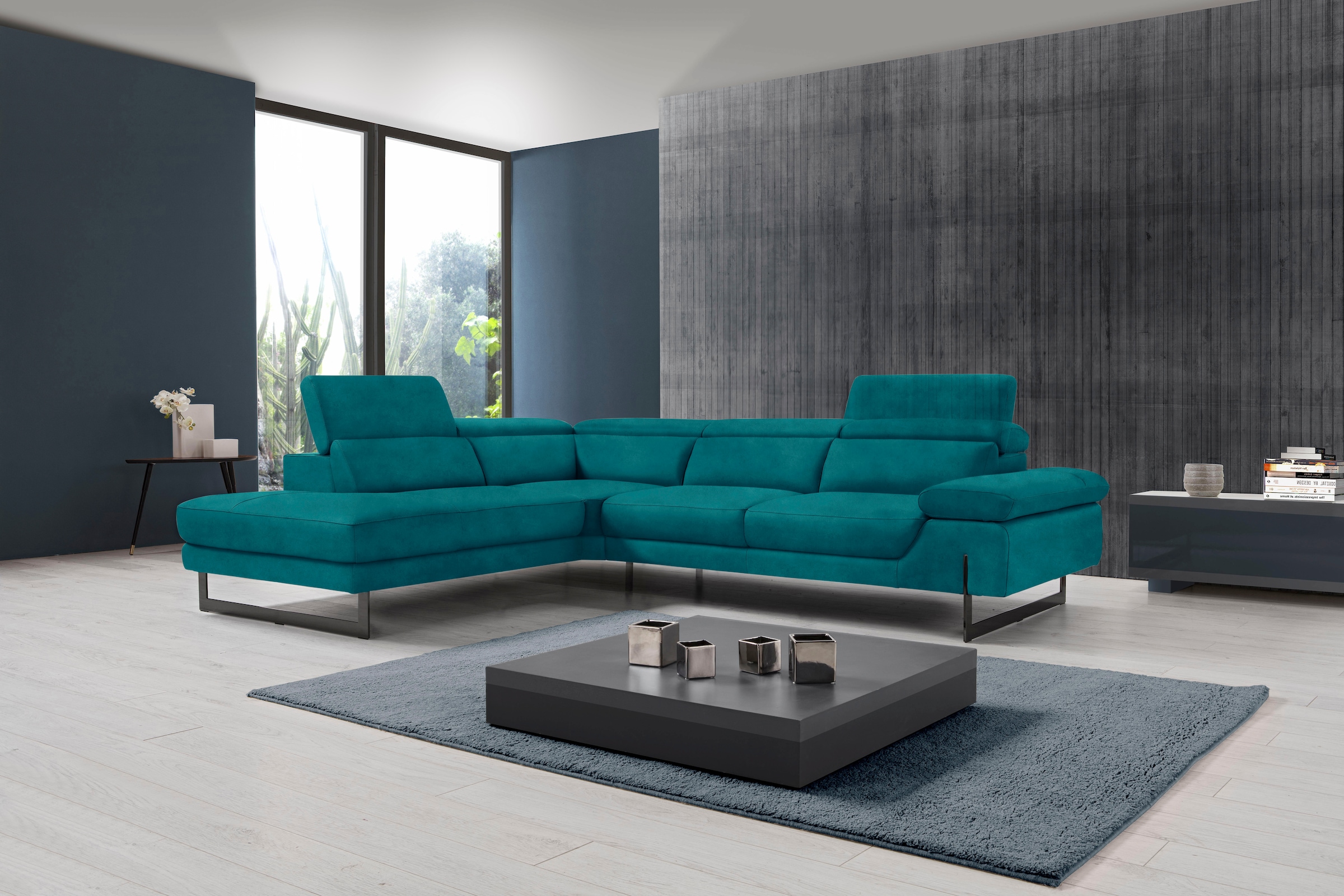 Egoitaliano Ecksofa "Queenie, extravagantes Sofa mit erstklassigem Sitzkomfort, L-Form" mit verstellbarer Armlehne und Kopfteilen für Wohlfühlkomfort
