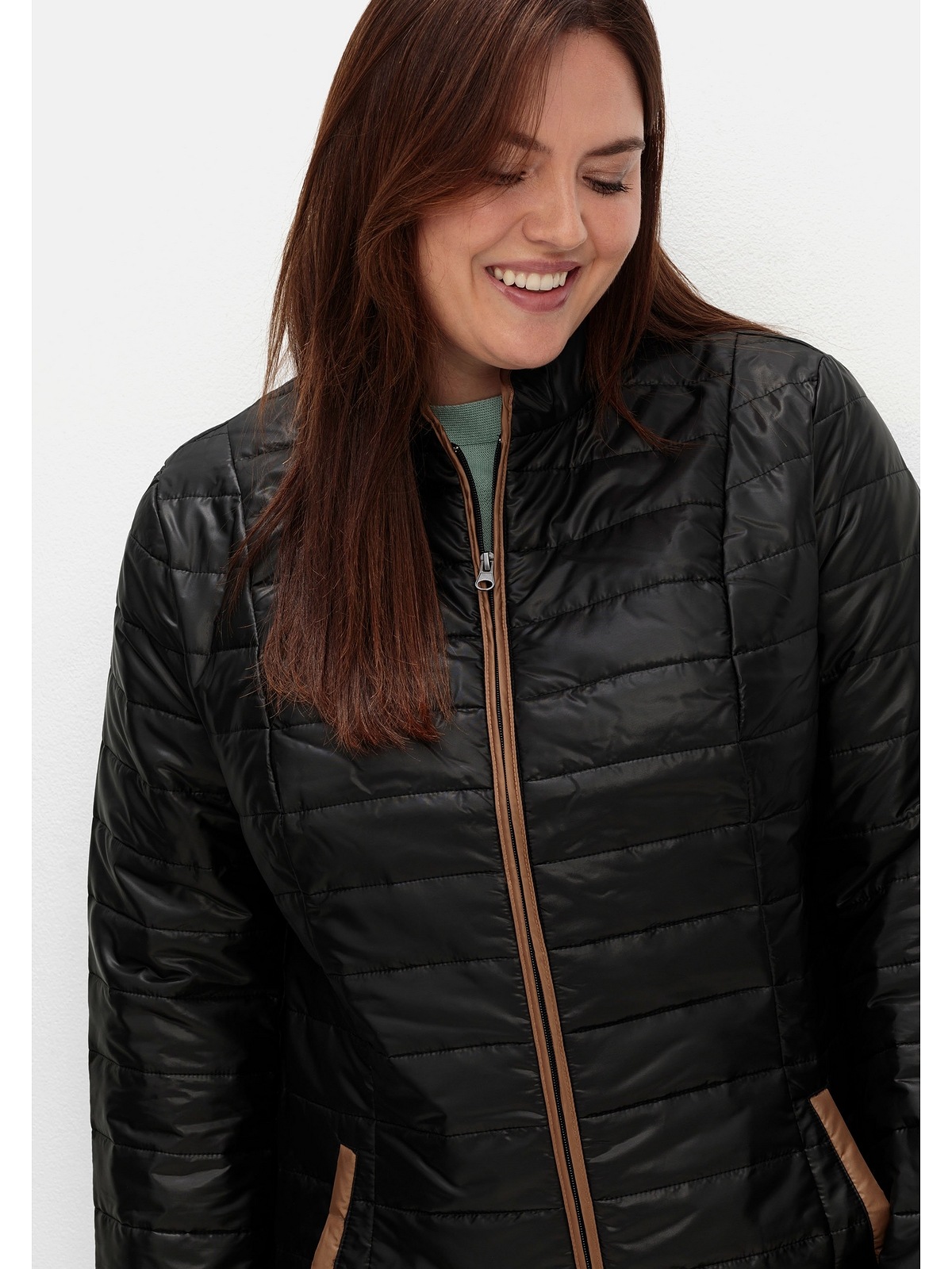Sheego Steppjacke »Große Größen«, ohne Kapuze, mit Stehkragen und Kontrastdetails