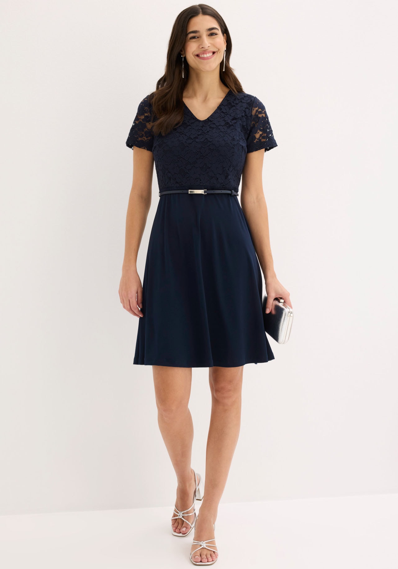 bonprix Minikleid festlicher Stil, mit kurzem Arm, ausgestellte Passform