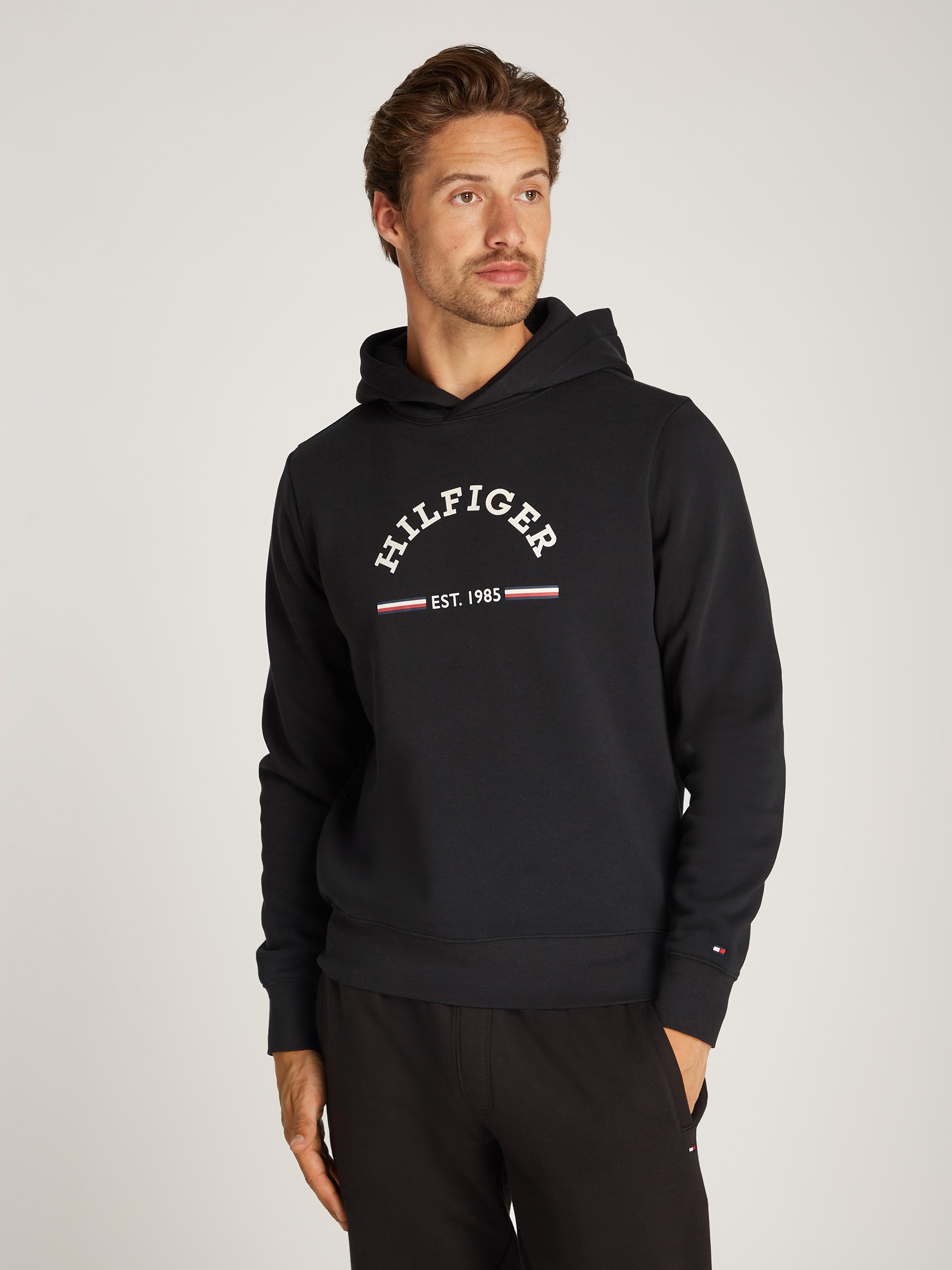 Tommy Hilfiger Kapuzensweatshirt "ROUNDALL HOODY", kontrastfarbener Markenprint