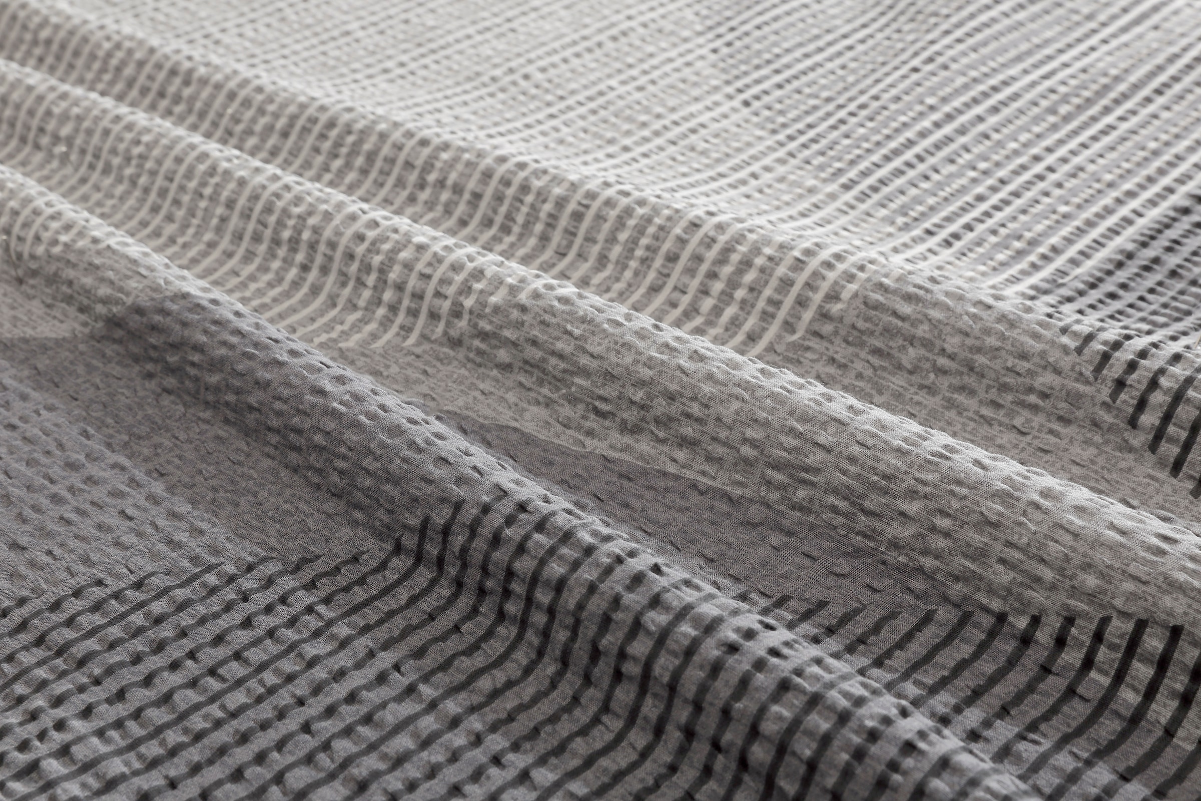 BIERBAUM Bettwäsche »Carla in Gr. 135x200 oder 155x220 cm«, Bettwäsche aus Baumwolle, geometrische Bettwäsche mit Reißverschluss