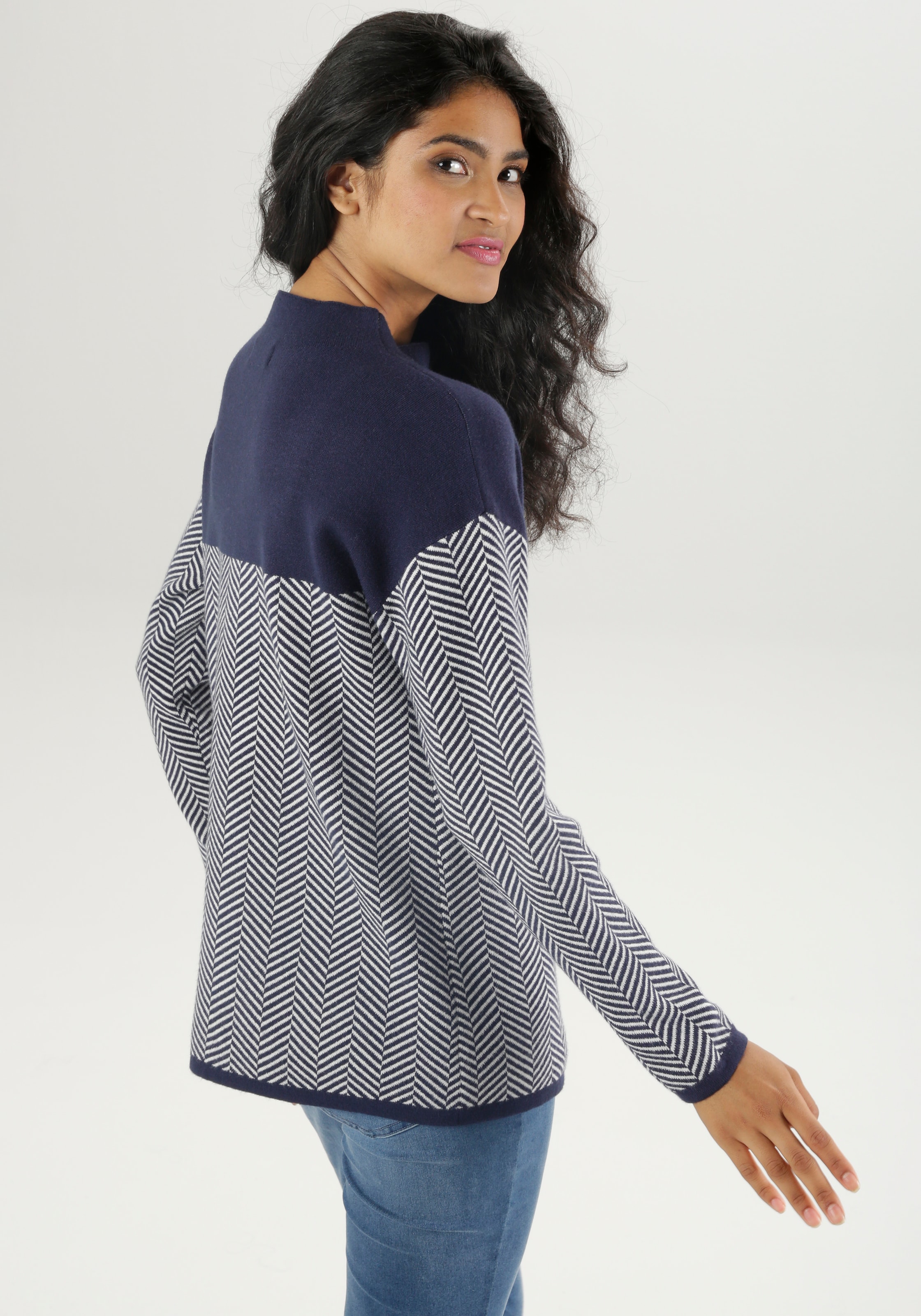 Aniston SELECTED Strickpullover, mit weiterem Stehkragen