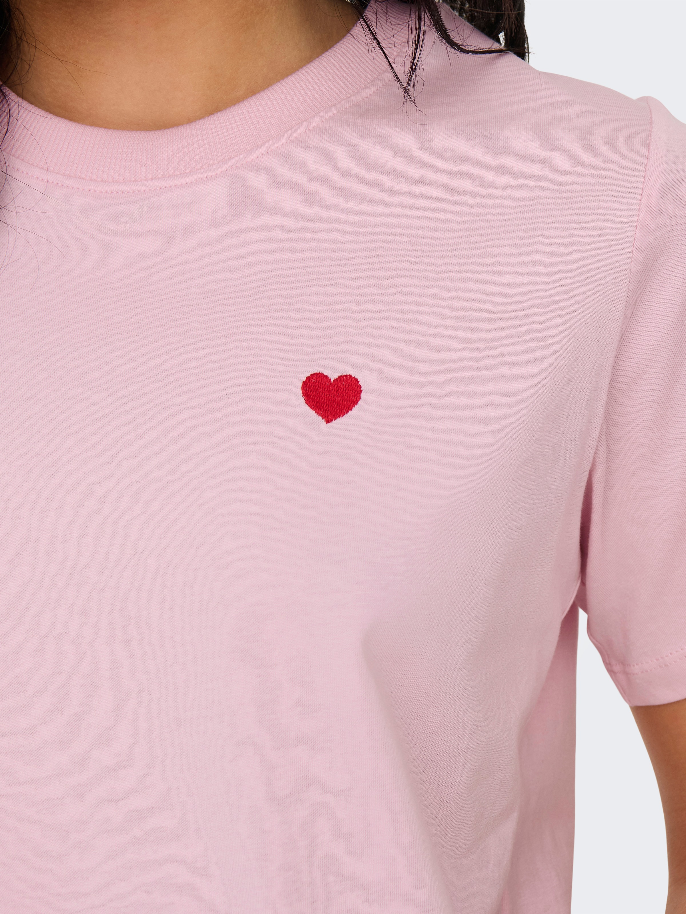 Thumbnail - JDY Kurzarmshirt "JDYPISA S/S PRINT TOP JRS NOOS" mit Herz Stickerei