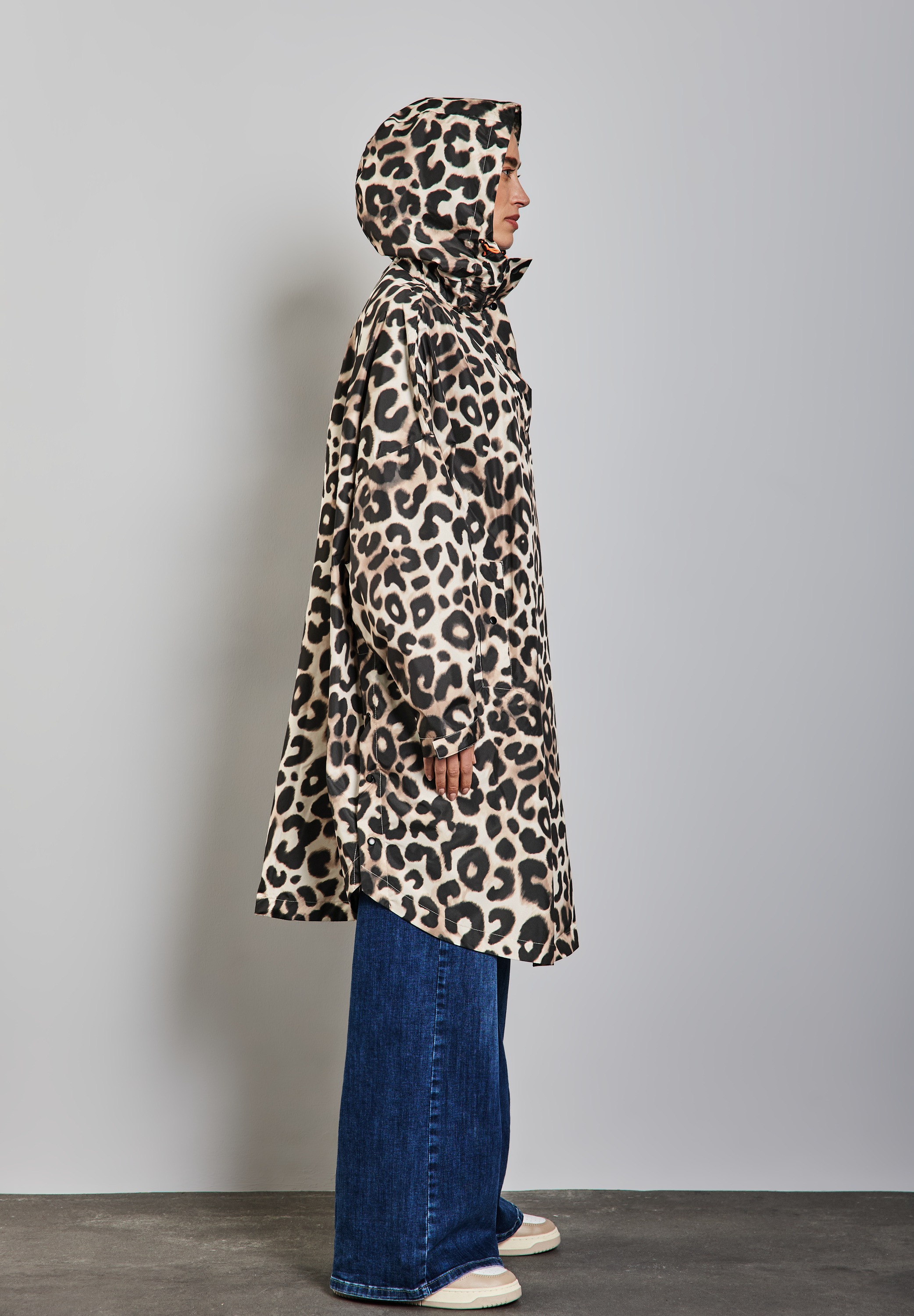 STREET ONE Regenponcho, mit Kapuze, mit Animal-Print und Pauze günstig online kaufen