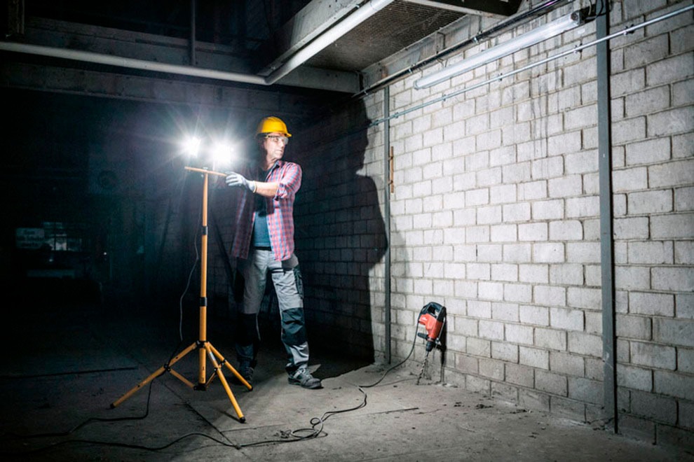 Brennenstuhl LED Baustrahler »JARO 6050 T«, mit Stativ, höhenverstellbar bis max. 160 cm und 2,5 m Kabel