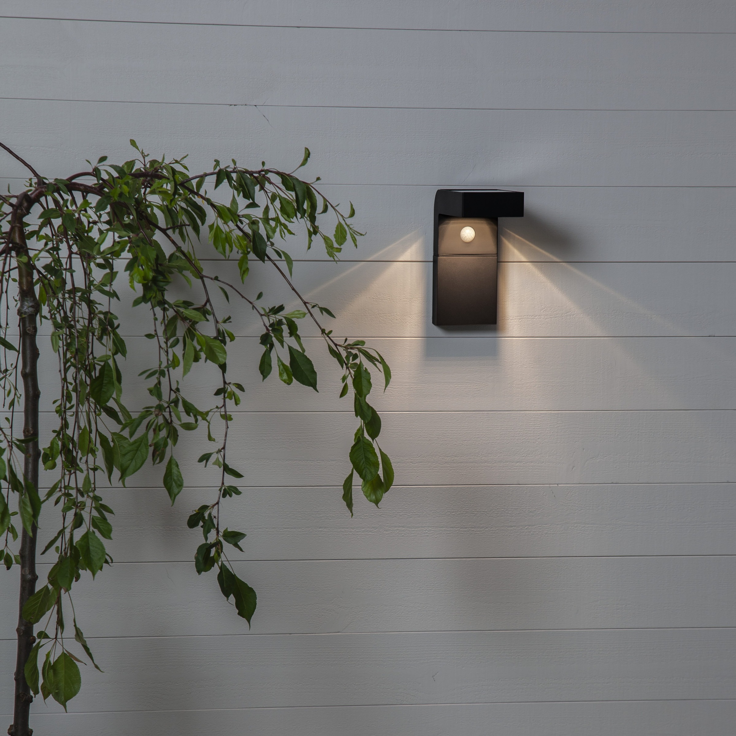 Parforce Traditional Hunting LED Solarleuchte »Solar-Wandleuchte Vici« LED-Board 1 Stk. Warmweiß Bewegungs- und Dämmerungssensor, bis zu 300 lm für 25 Sekunden