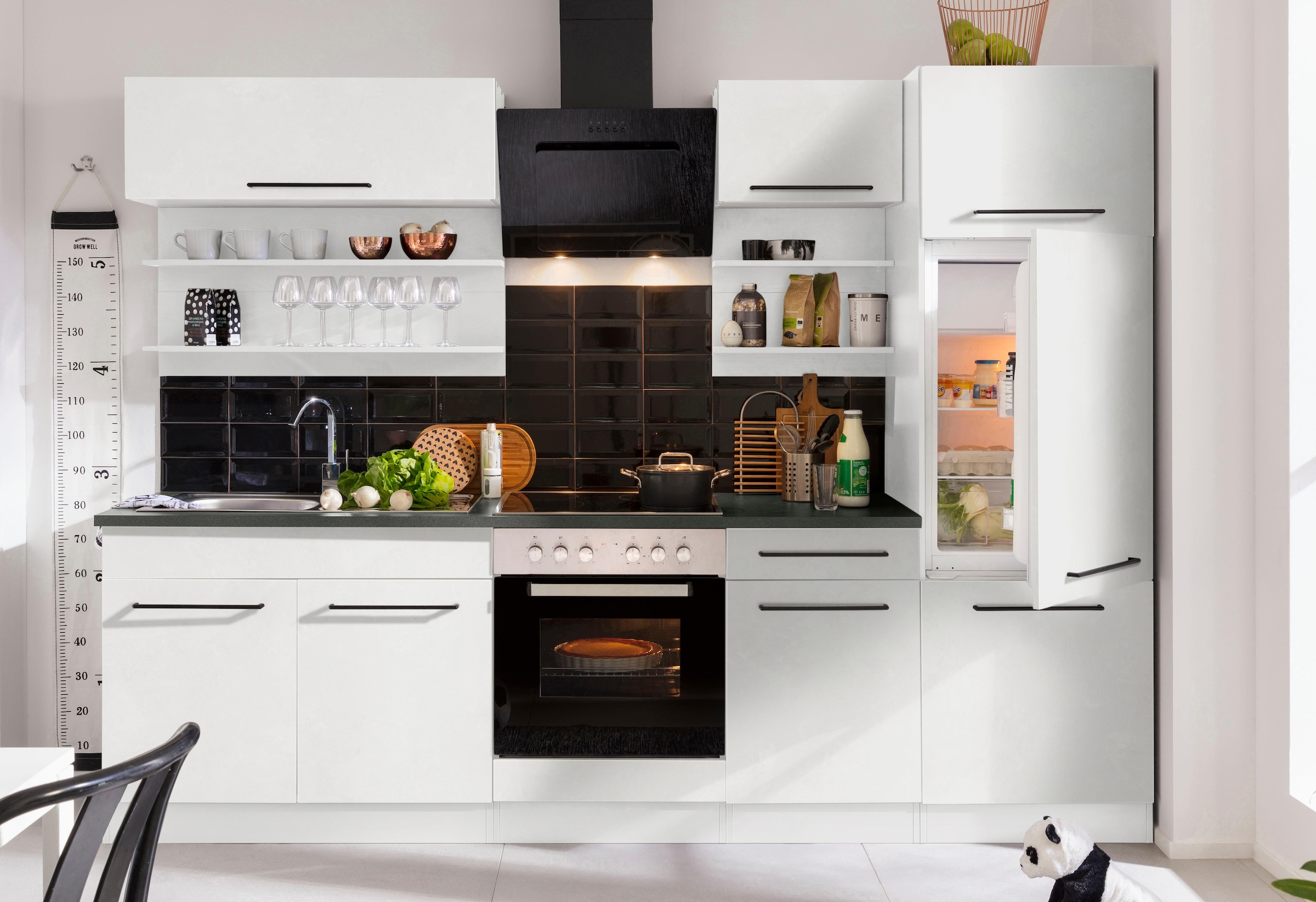 KOCHSTATION Küchenzeile »KS-Tulsa«, mit E-Geräten, Breite 270 cm, schwarze Metallgriffe, MDF Fronten