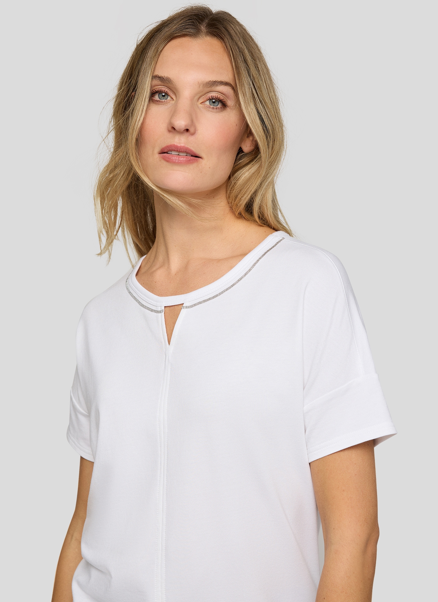 Rabe Kurzarmshirt mit Cut-Out und Glitzer-Detail