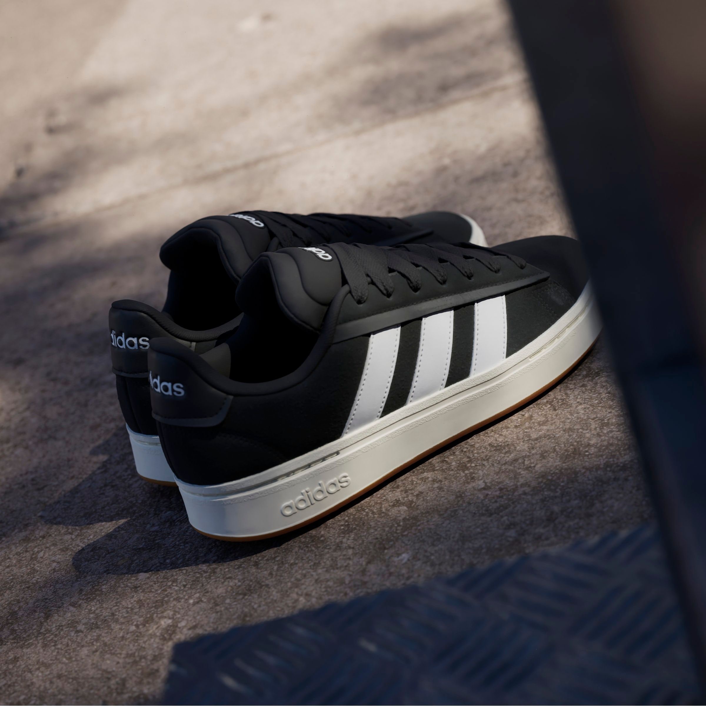 adidas Sportswear Sneaker »GRAND COURT ALPHA«, Design inspiriert vom adidas Campus 00