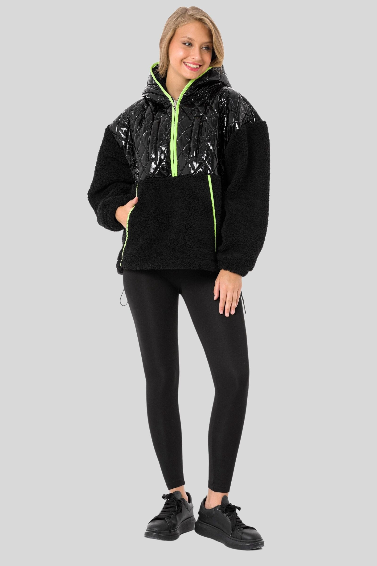 Cipo & Baxx Sweater »HOODIE SWEATSHIRT«, sportlich-lässiges Kleidungsstück